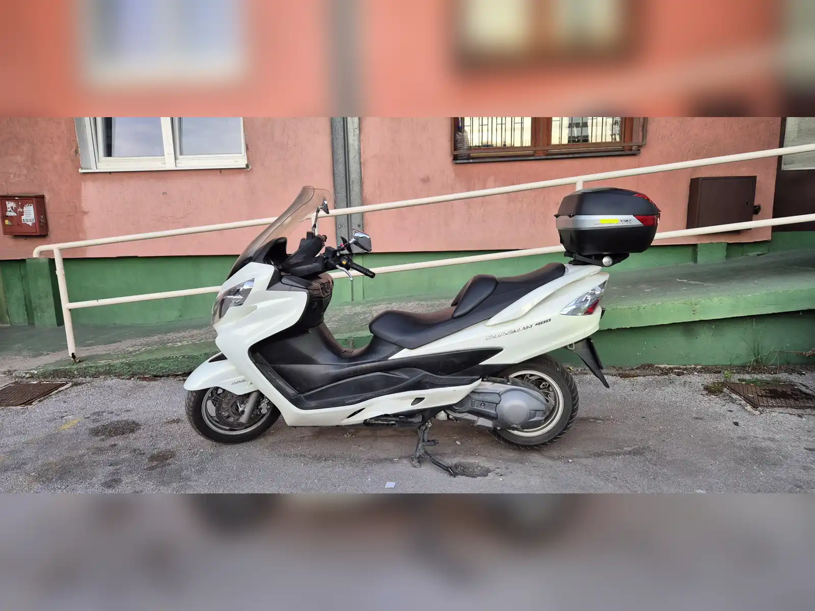 suzuki-burgman-400-abs