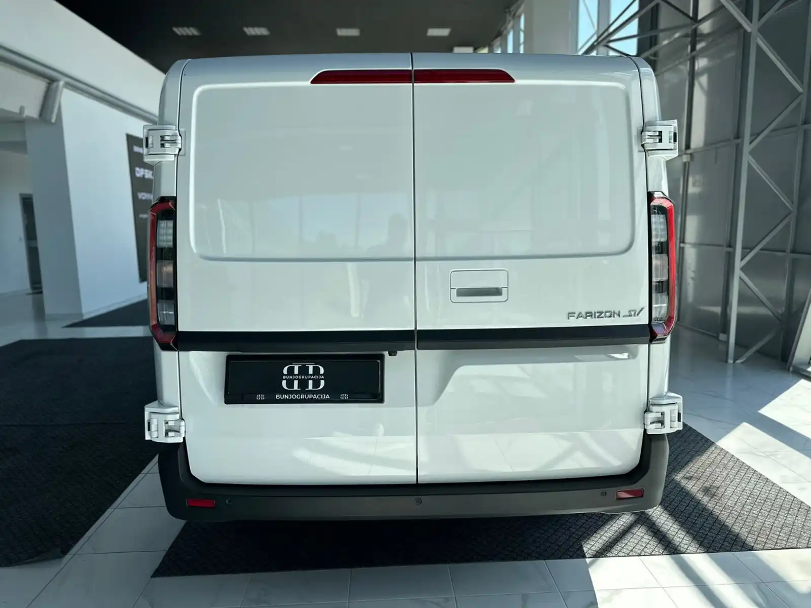 farizon-supervan-55m-825m3-66kwh-l2h1-full-electro