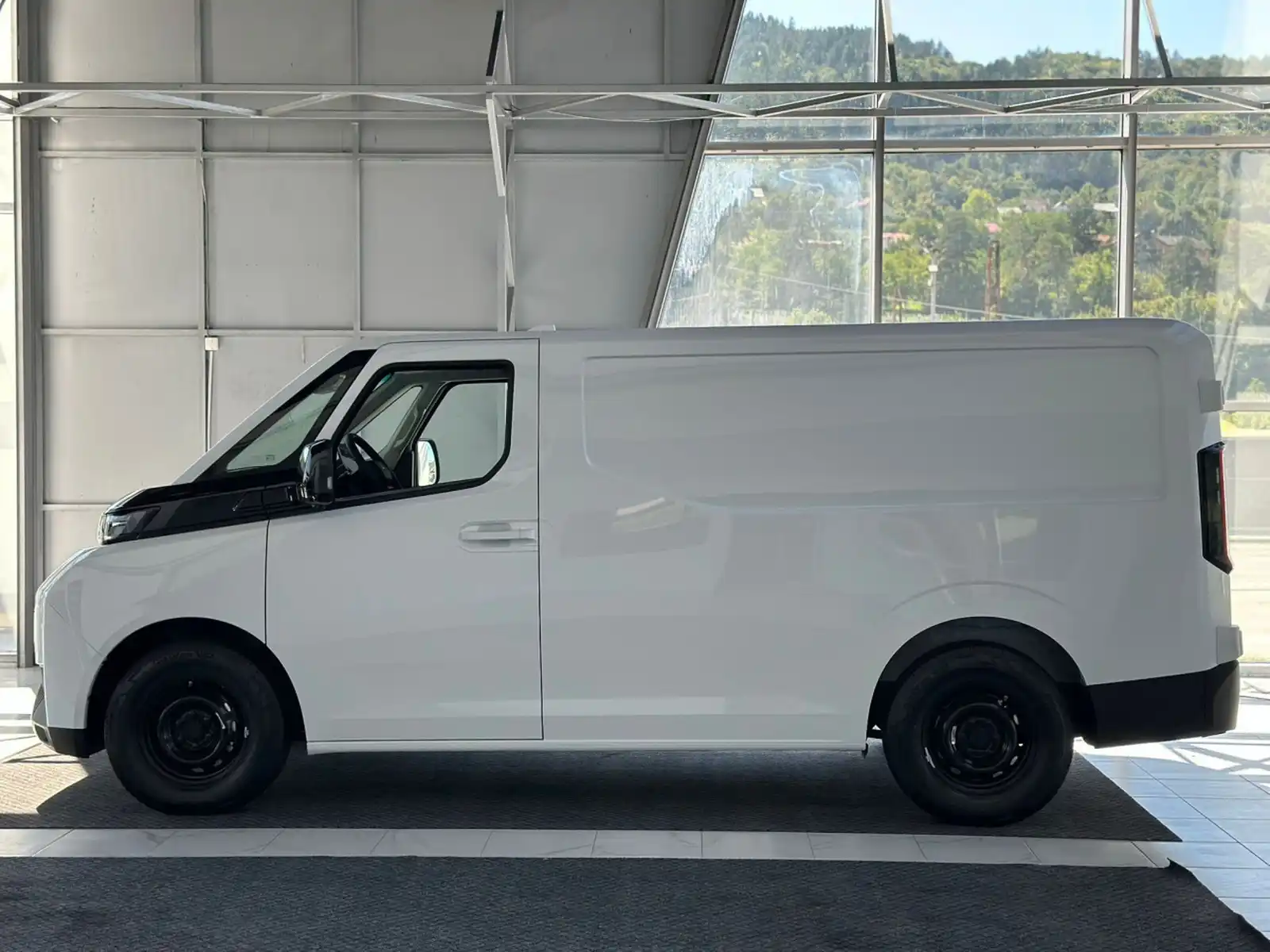 farizon-supervan-55m-825m3-66kwh-l2h1-full-electro