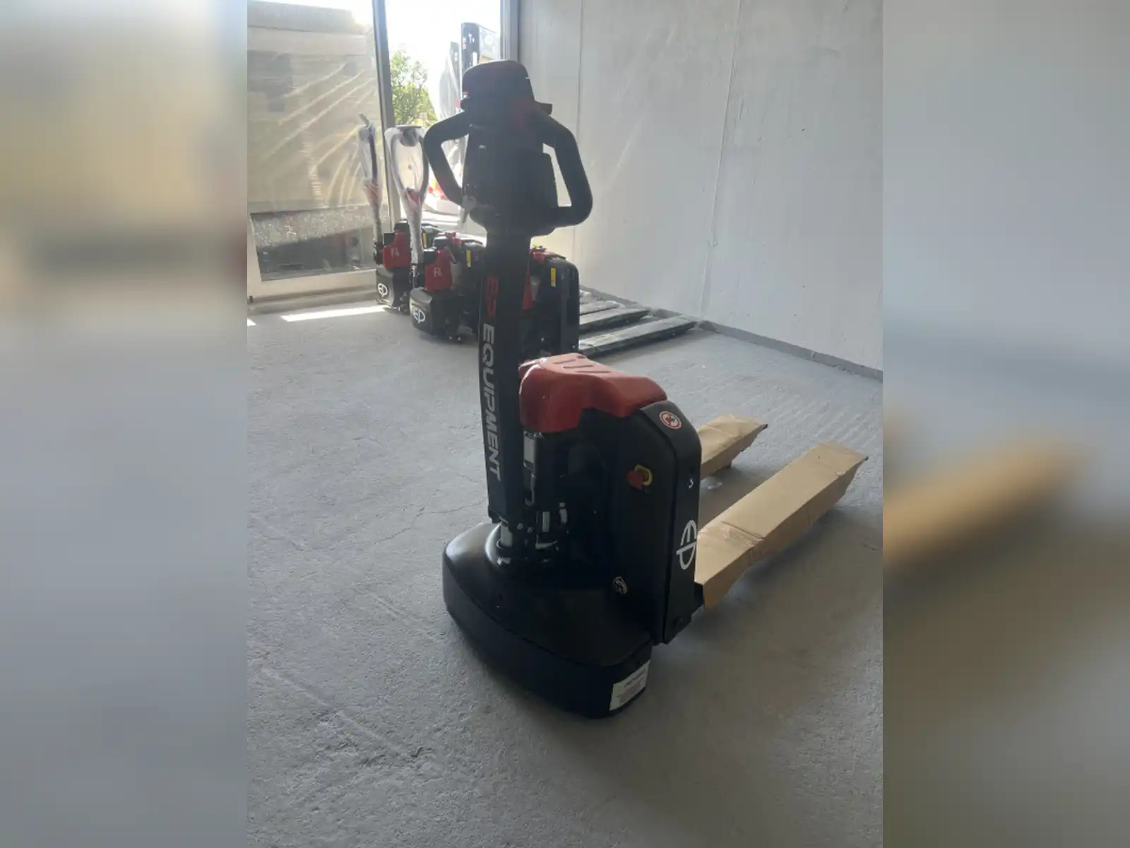 elektricni-elektro-paletar-epl-185-1-8t-li-ion