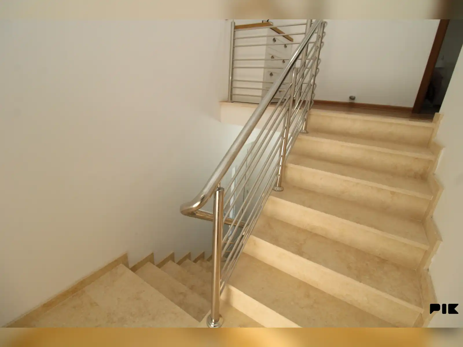 pro-cost-kuca-sa-dva-apartmana-velikim-dvoristem-i-terasom