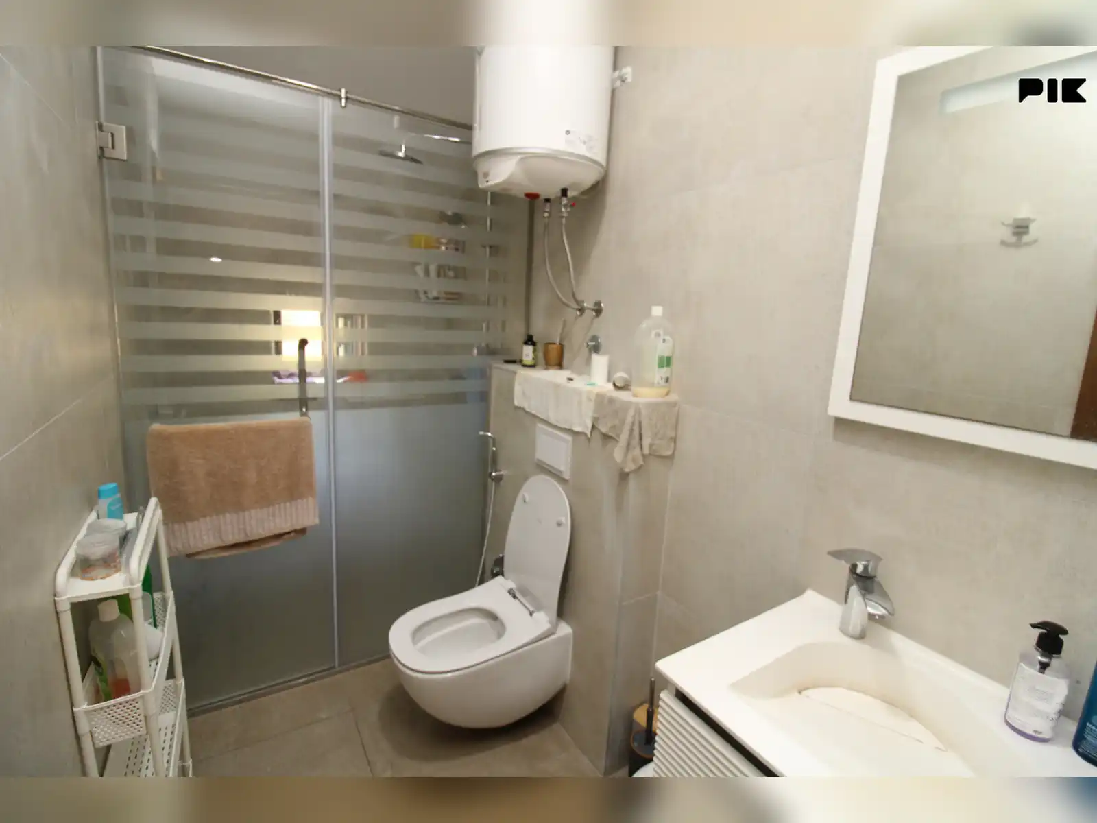 pro-cost-kuca-sa-dva-apartmana-velikim-dvoristem-i-terasom