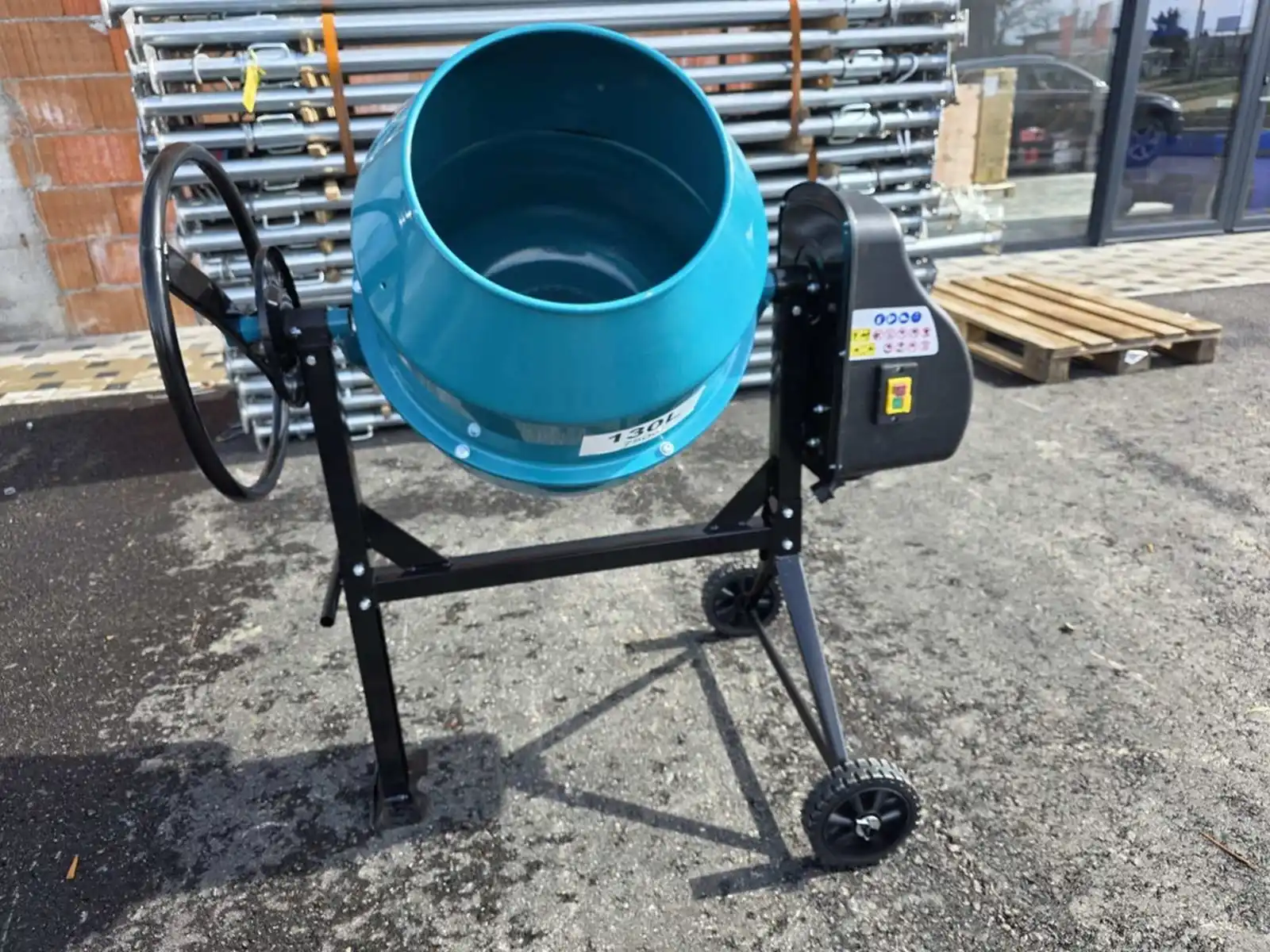 mjesalica-mixer-mikser-za-beton-130l-750w-straus-austria