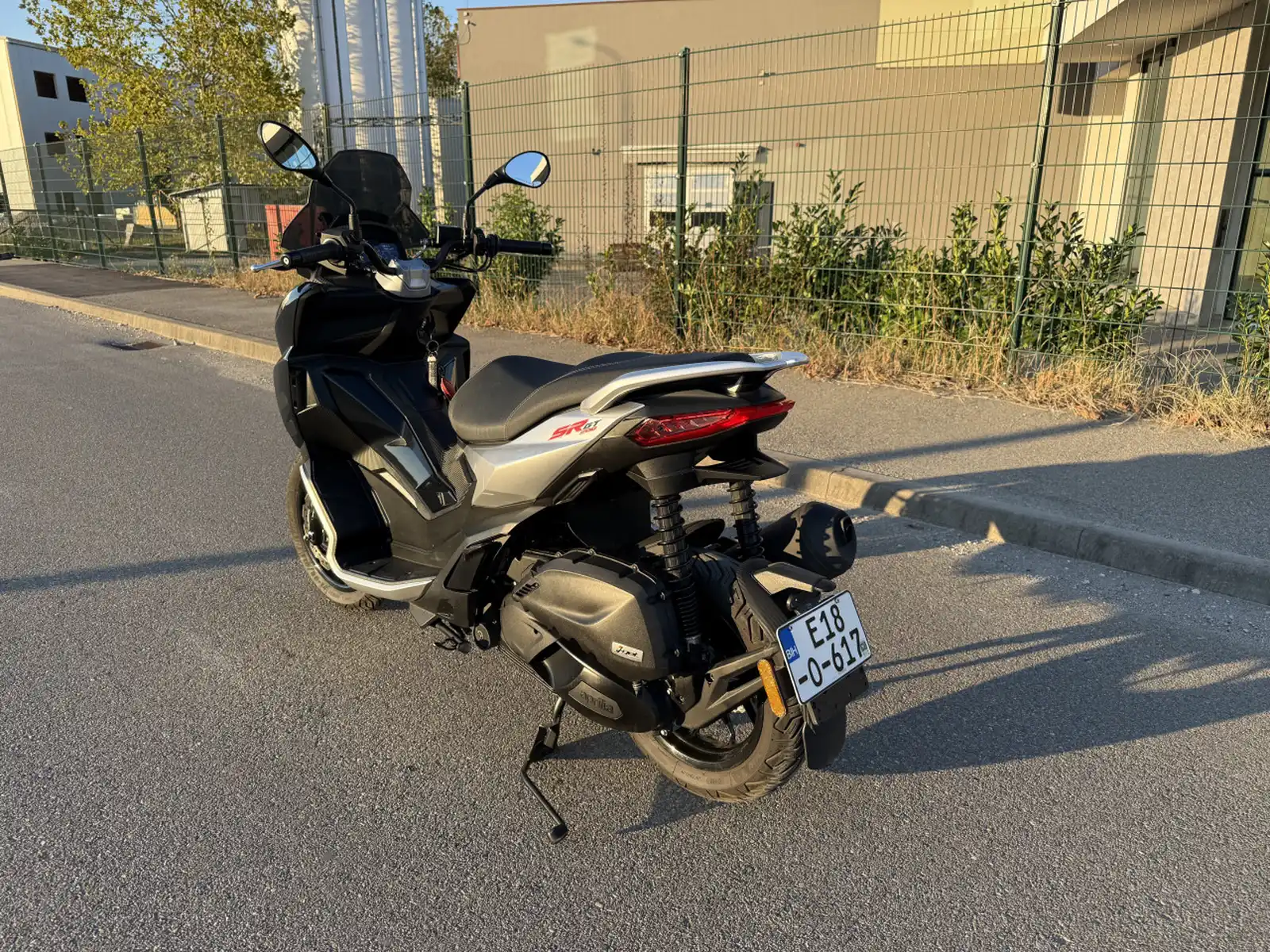 aprilia-sr-200-gt-registrovan-servisna-knjiga