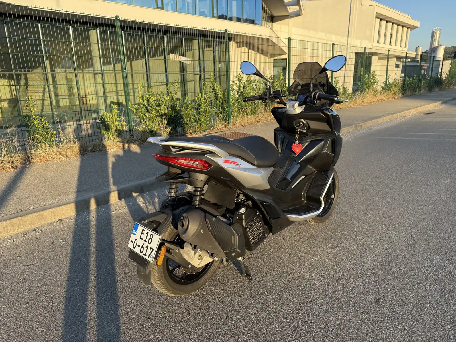 aprilia-sr-200-gt-registrovan-servisna-knjiga