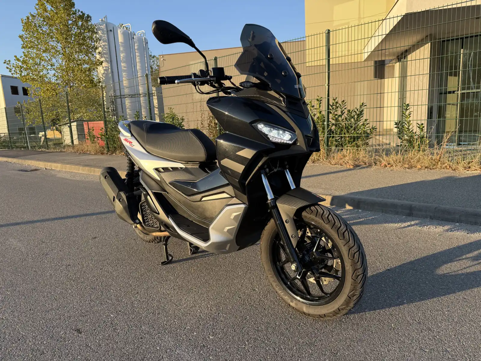 aprilia-sr-200-gt-registrovan-servisna-knjiga