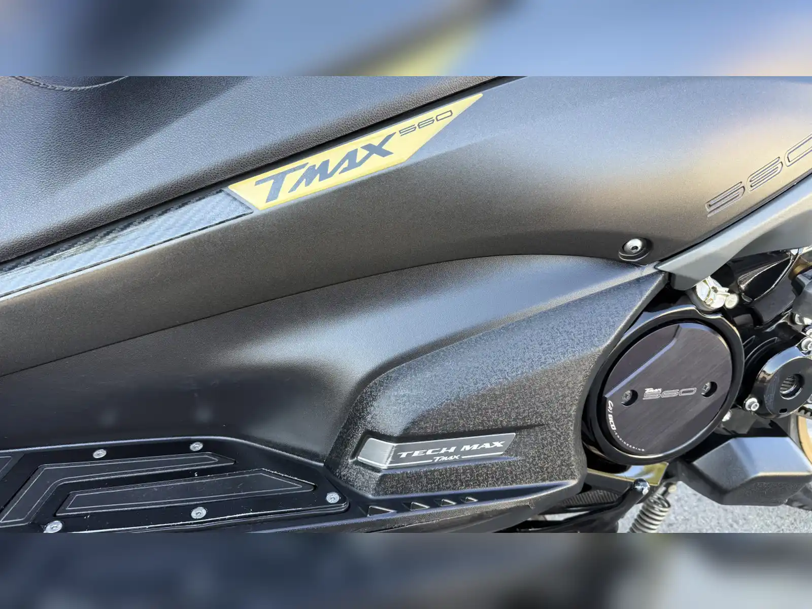 yamaha-tmax-560-tech-max-akrapovic-uraen-servisreg065-189-189