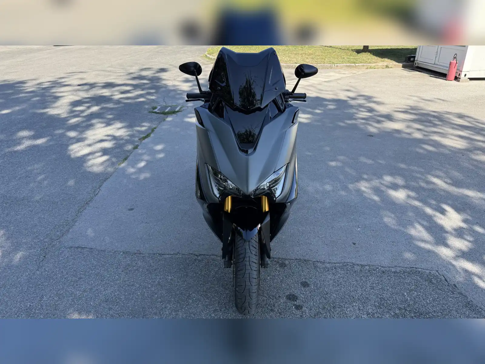 yamaha-tmax-560-tech-max-akrapovic-uraen-servisreg065-189-189