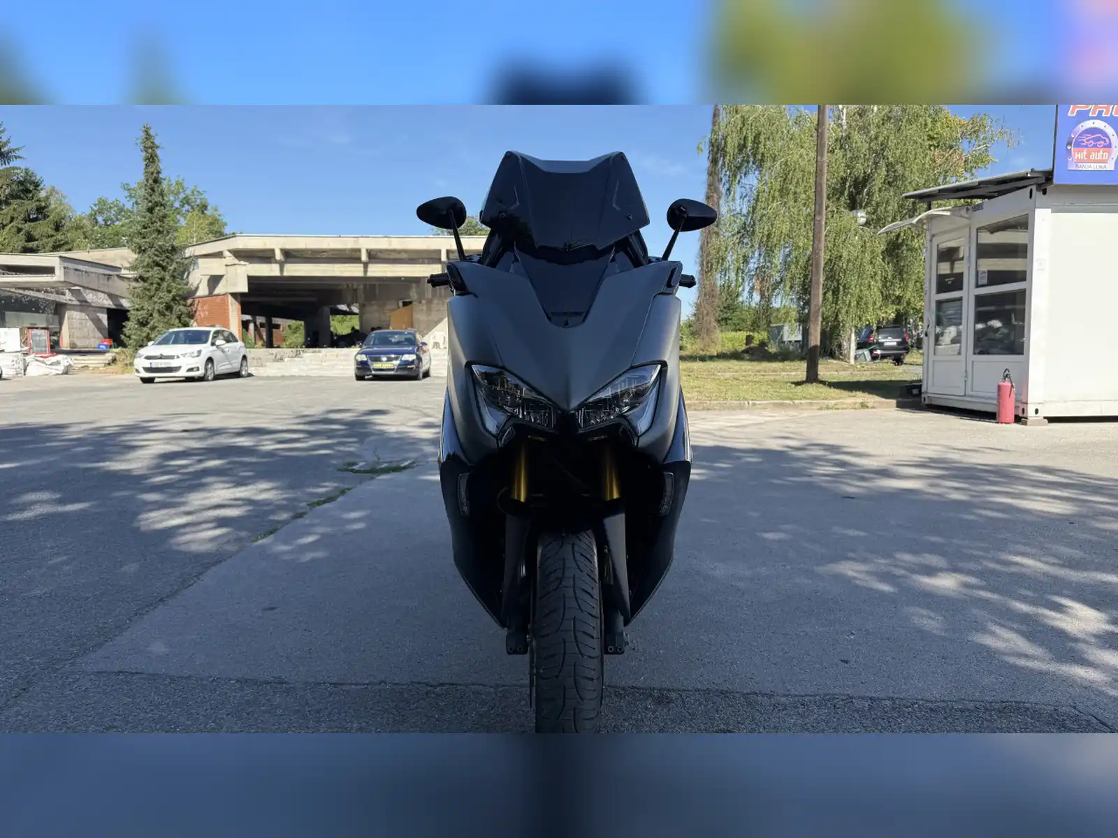 yamaha-tmax-560-tech-max-akrapovic-uraen-servisreg065-189-189