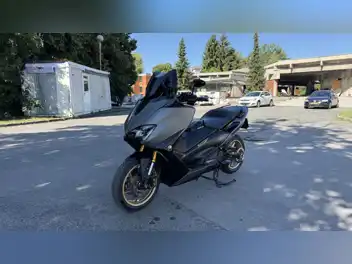 YAMAHA TMAX 560 TECH MAX AKRAPOVIČ URAĐEN SERVIS/REG./065-189-189