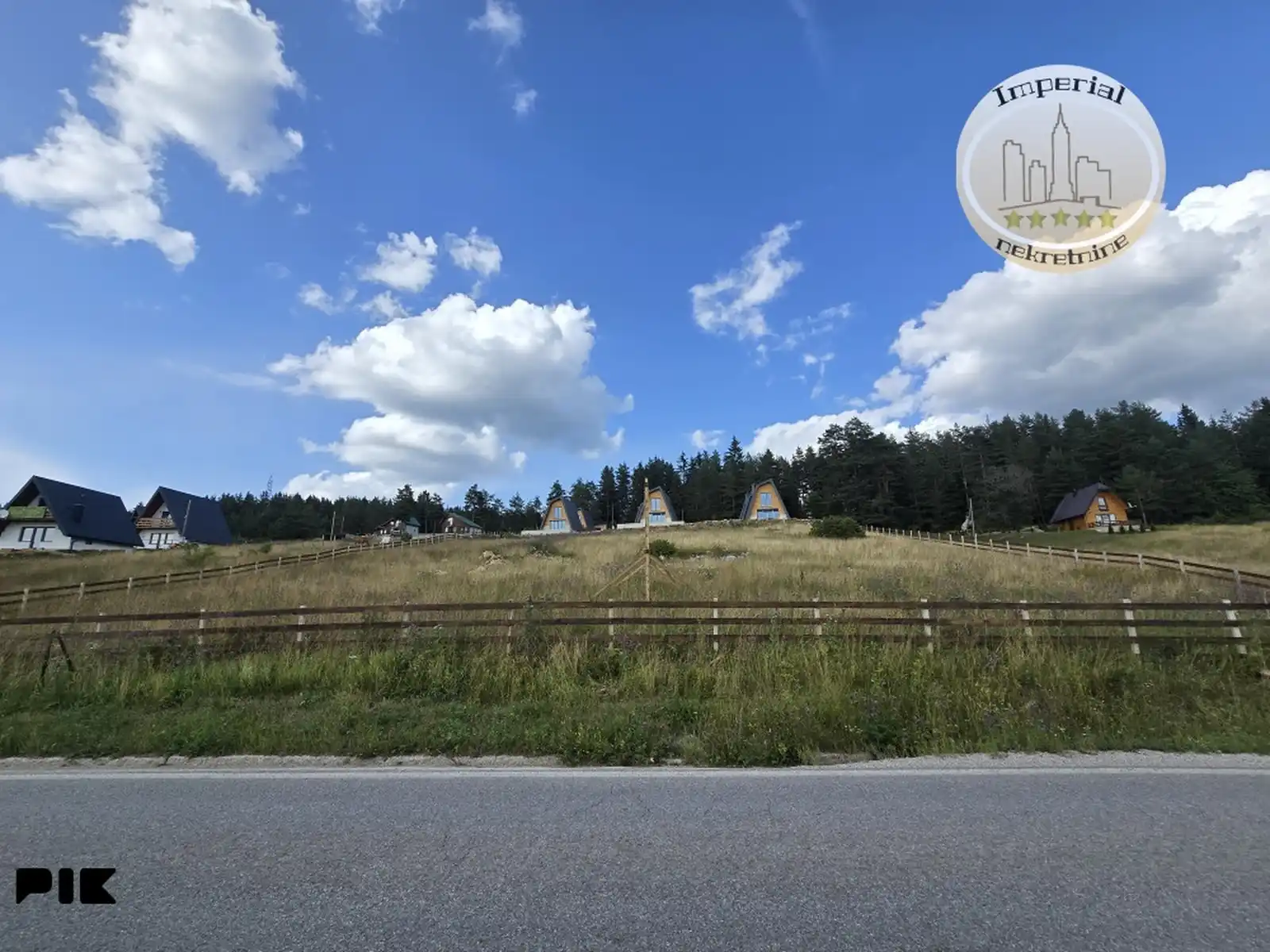 zemljiste-sokolac-ravna-romanija-2579m2odmah-uz-reg-put-sa-bg