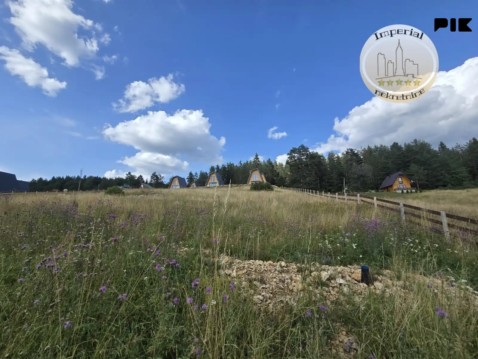 zemljiste-sokolac-ravna-romanija-2579m2odmah-uz-reg-put-sa-bg