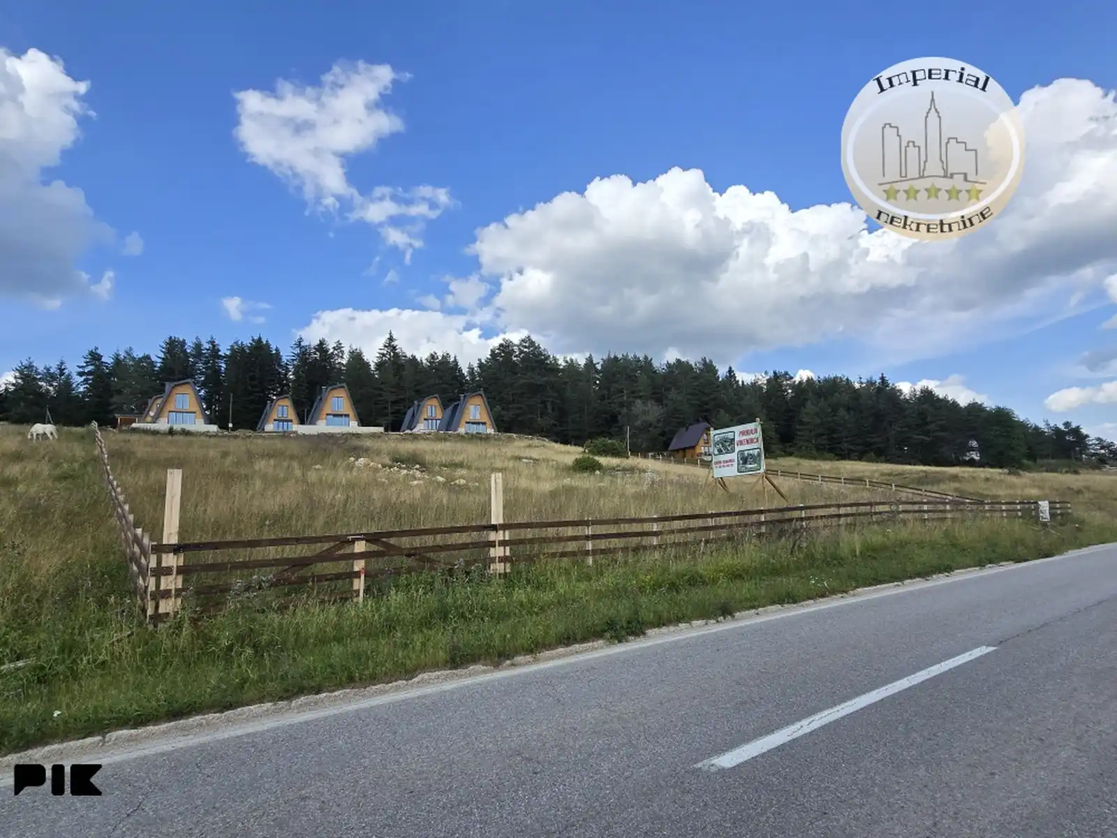 zemljiste-sokolac-ravna-romanija-2579m2odmah-uz-reg-put-sa-bg