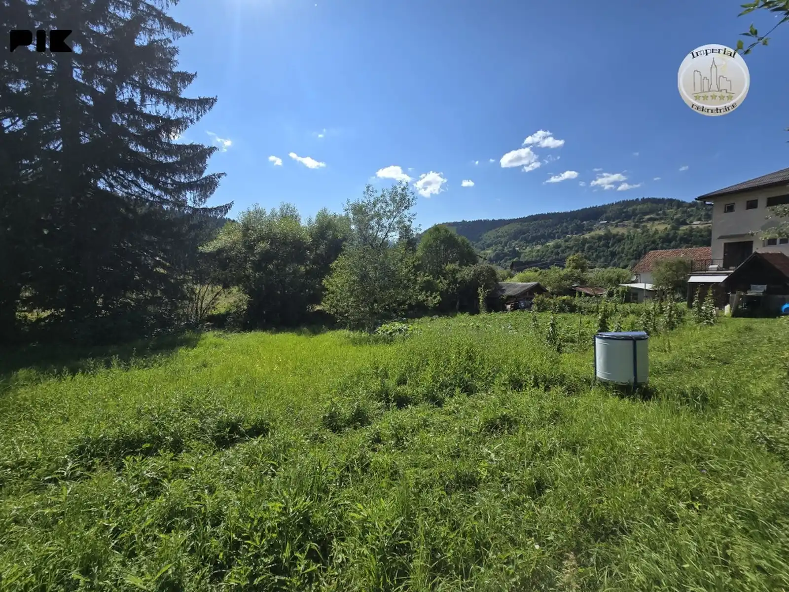 kuca-pale-sa-2-odvojena-stana-od-po-100m2-garaza1556m2-okucnice