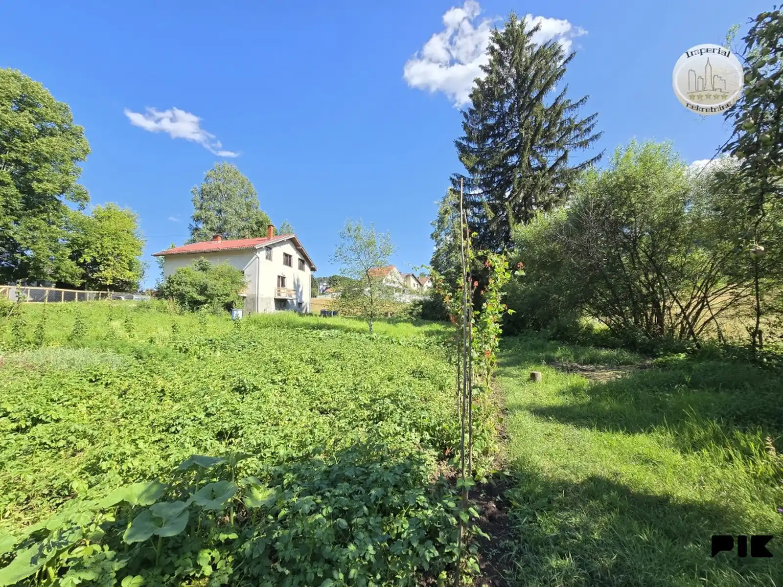 kuca-pale-sa-2-odvojena-stana-od-po-100m2-garaza1556m2-okucnice