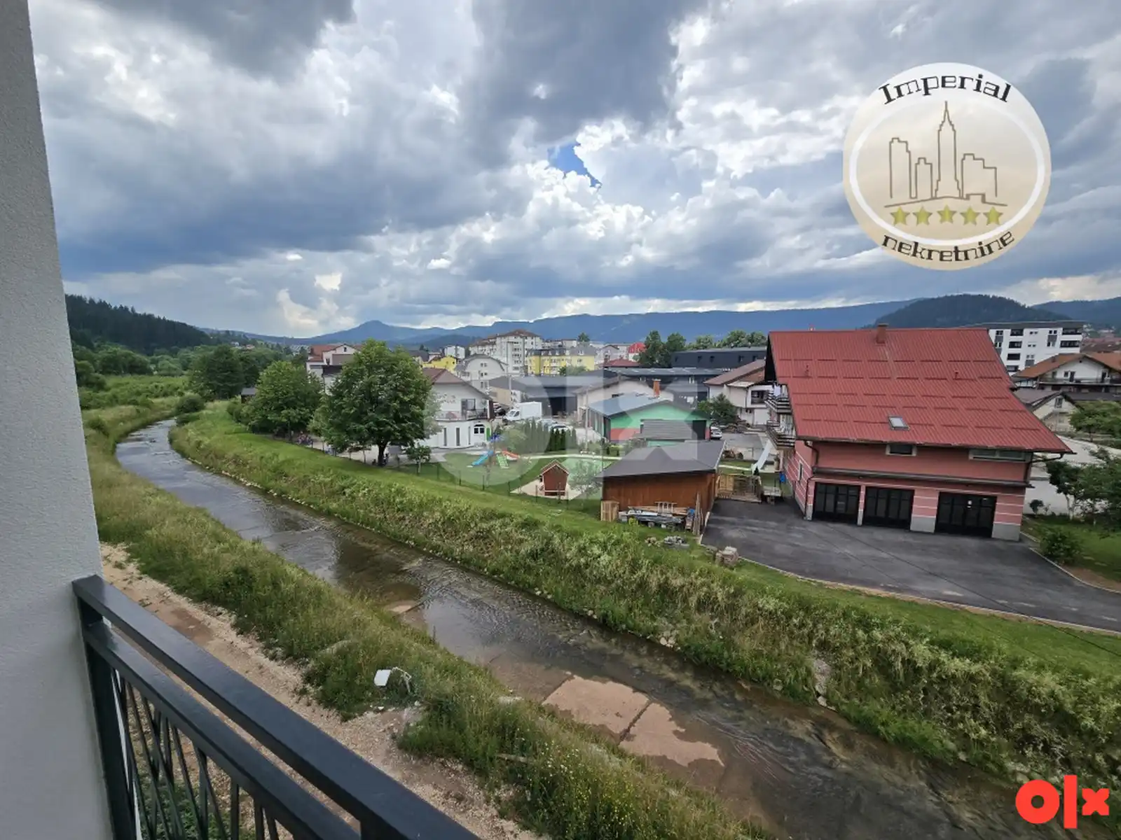 stan-pale-4849m2-drugi-sprat-pogled-na-pale