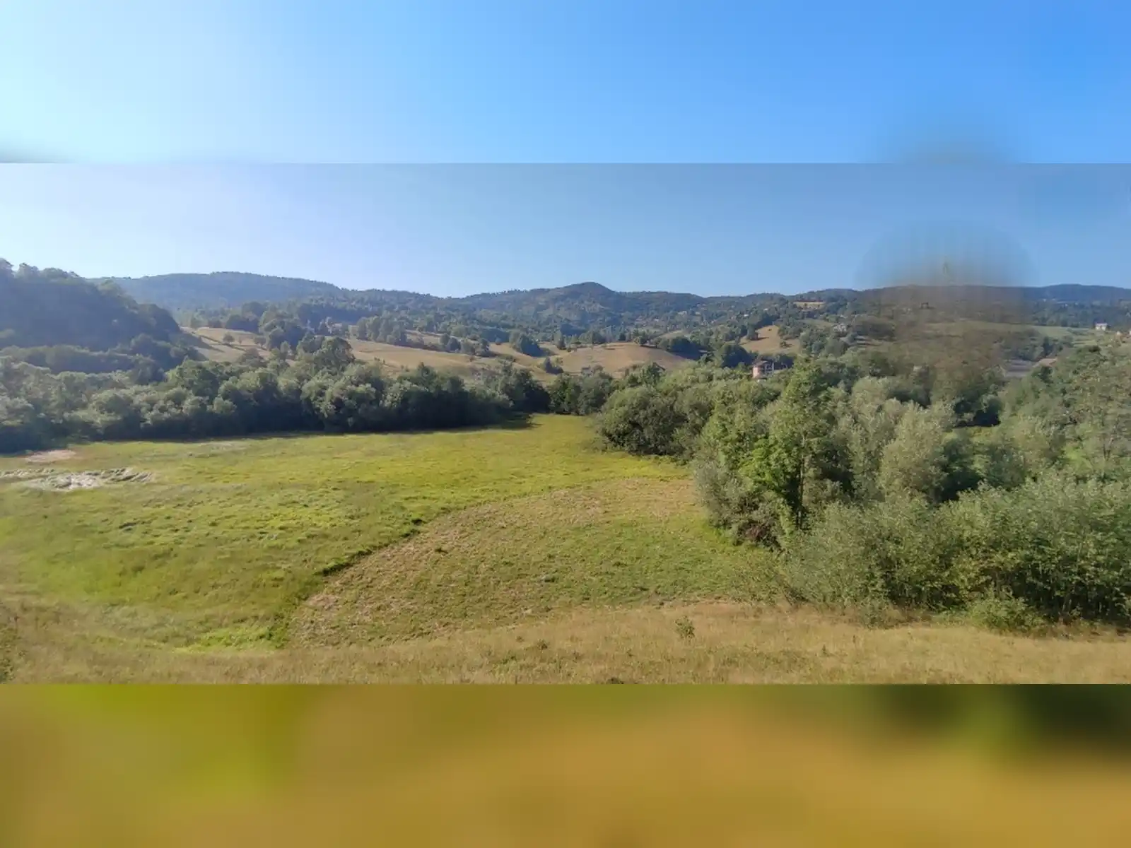 zemljiste-pale-rogousici-10525m2-blizina-reg-puta-sa-bg