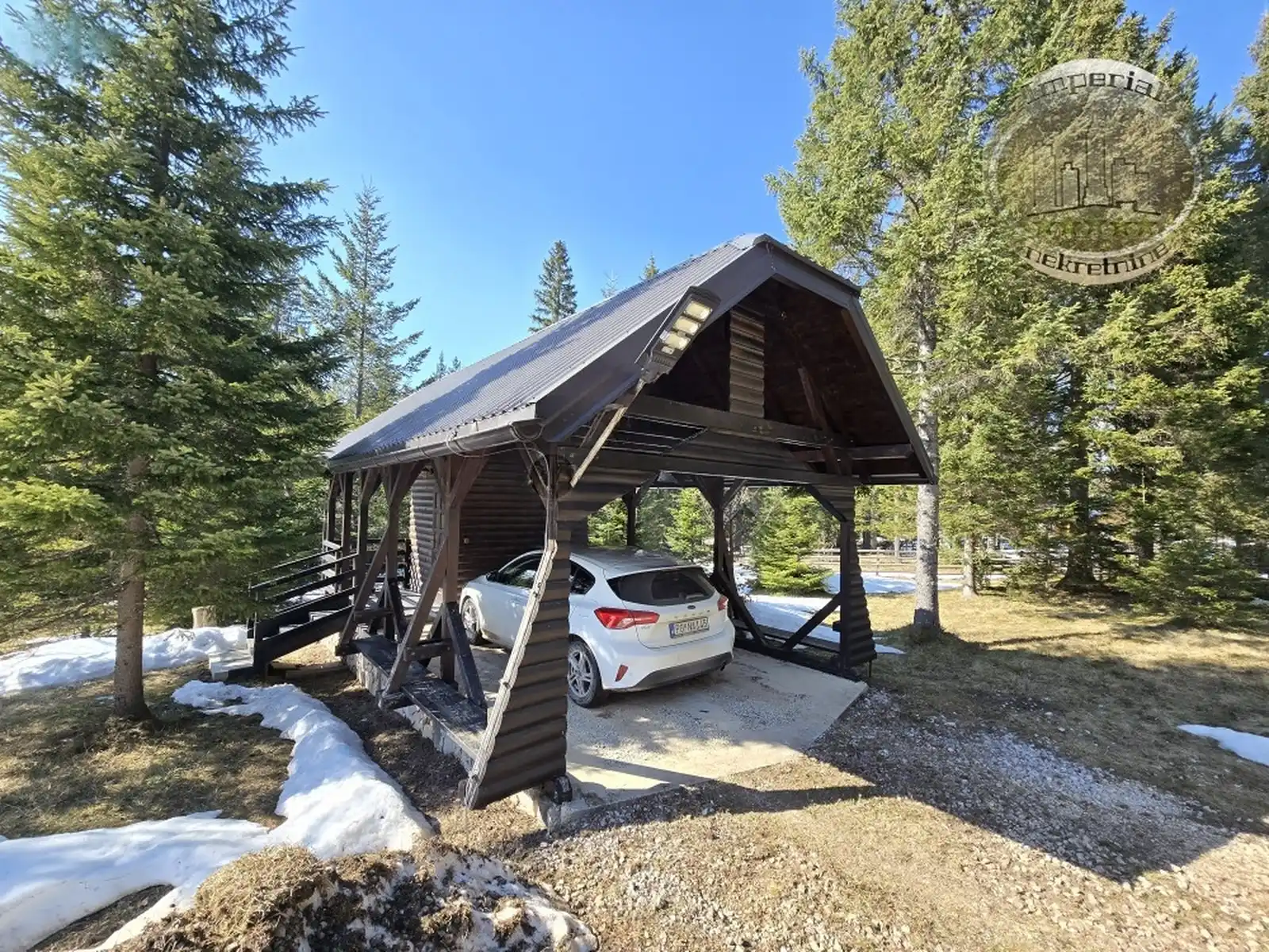 vikendica-kuca-dvorista-jahorina-120m2-1440-okucnica-garaza
