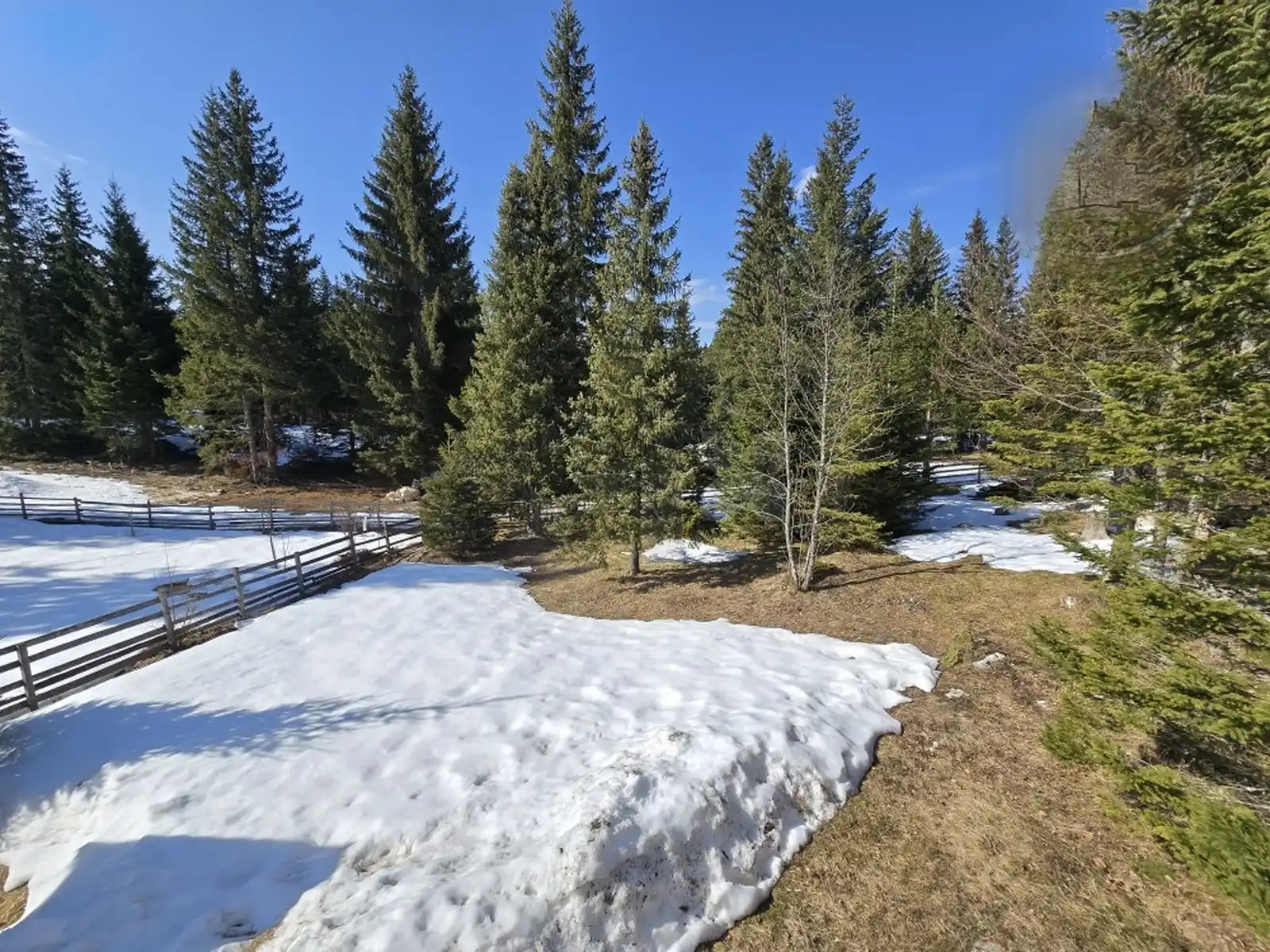 vikendica-kuca-dvorista-jahorina-120m2-1440-okucnica-garaza