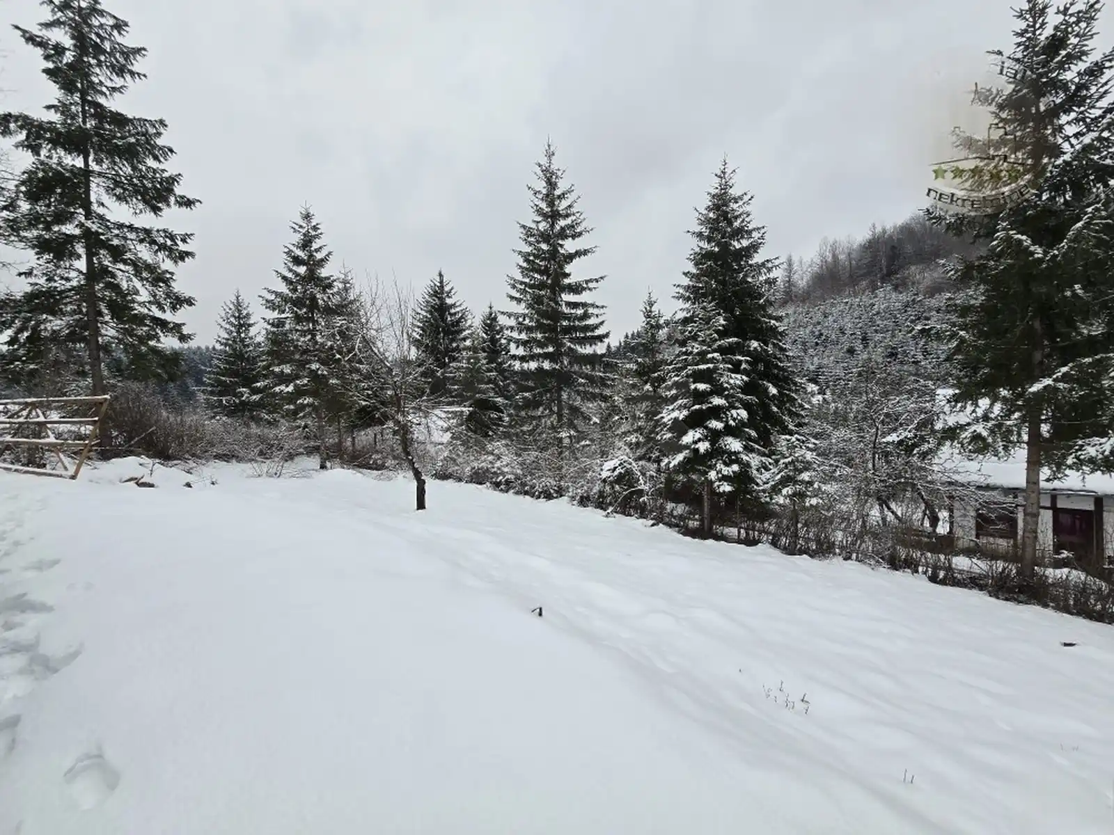 vikendica-pale-potoci-35m2-950m2-okucnica-mir-tisinapriroda