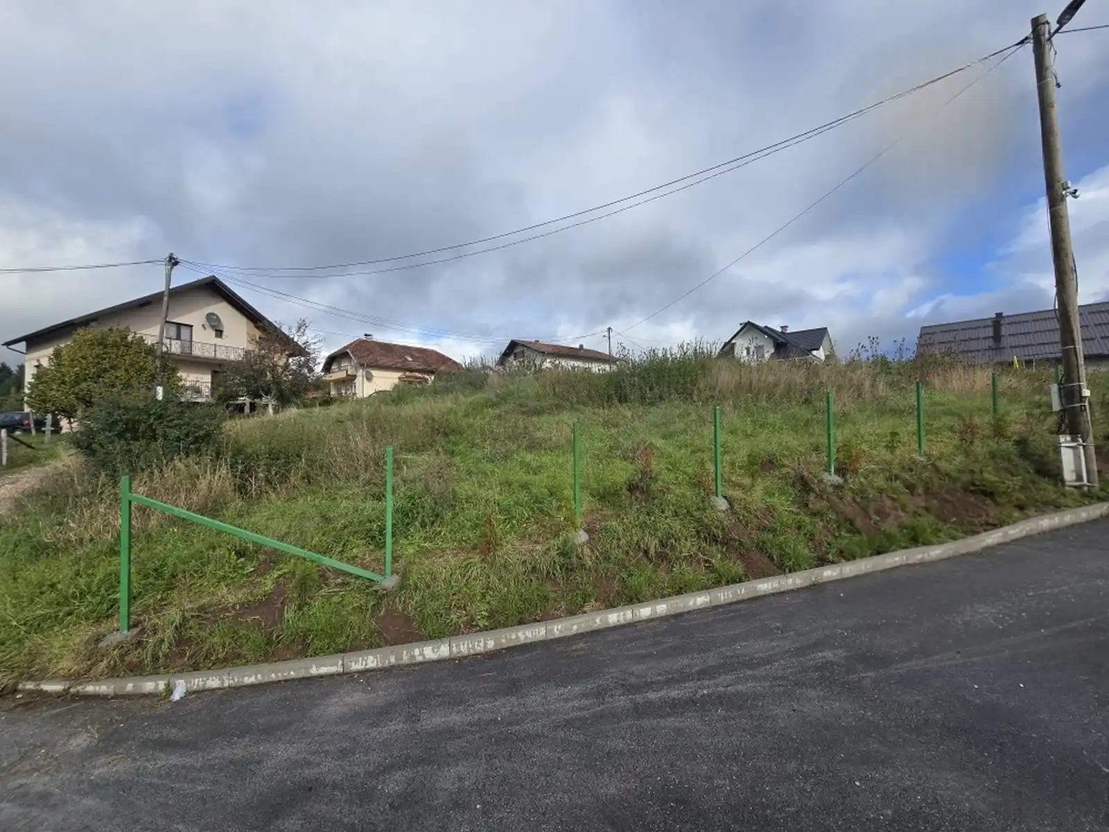 zemljiste-pale-465m2-top-pozicija-suncano-tokom-citavog-dana