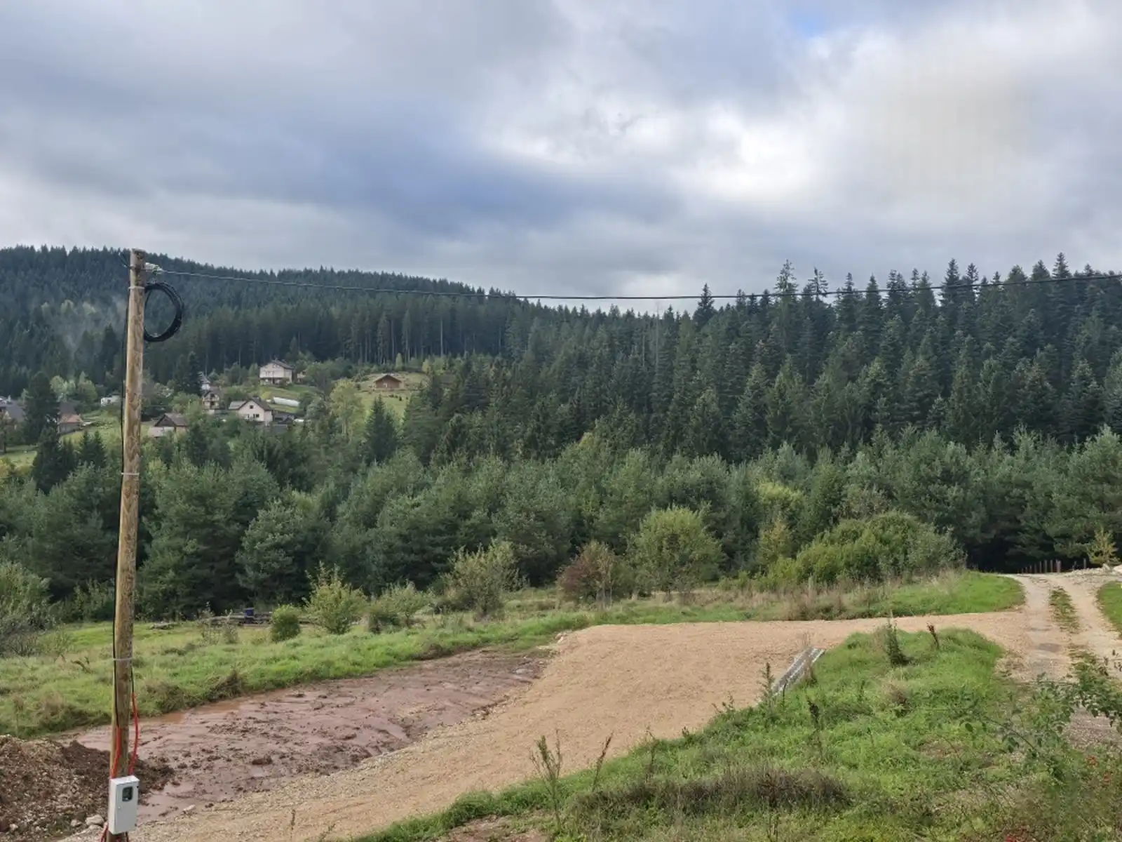 zemljiste-pale-465m2-top-pozicija-suncano-tokom-citavog-dana