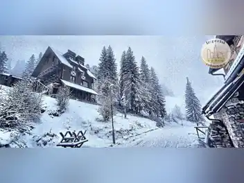 Jahorina apartman, 43m2, terasa, na stazi, odmah do hotela Lavina