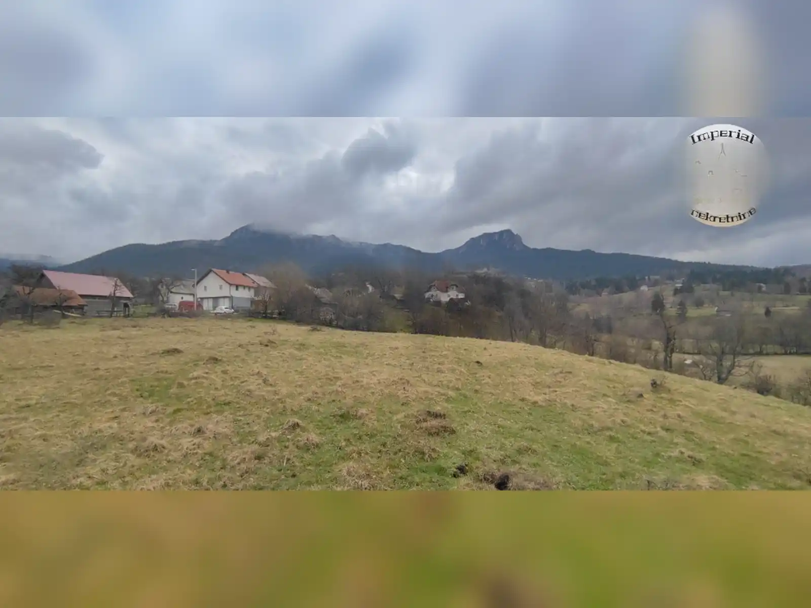 zemljiste-pale-mokro-7500m2-asfalt-javna-rasvjeta