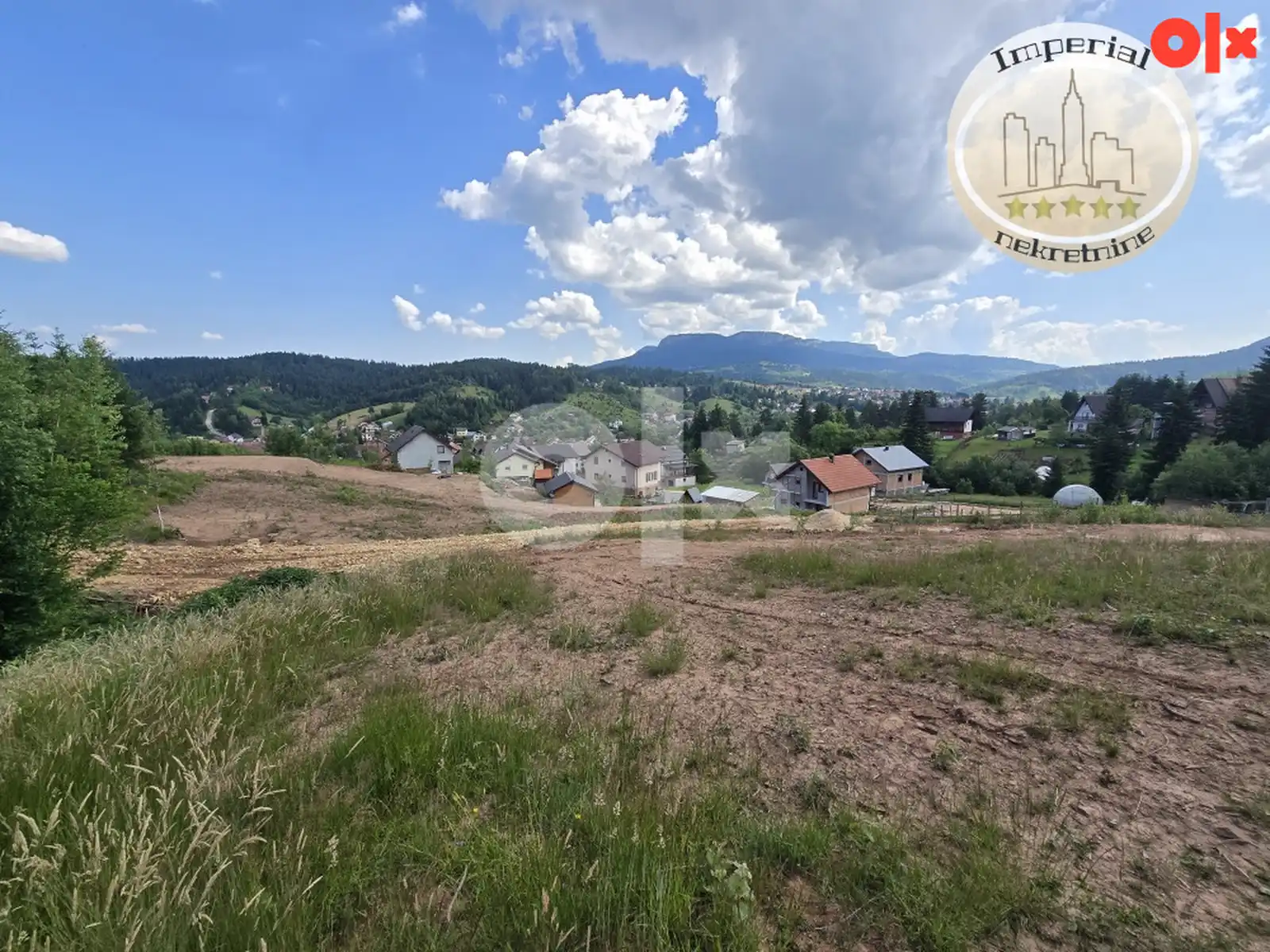 zemljiste-pale-lukecca-500m2-tri-parcele