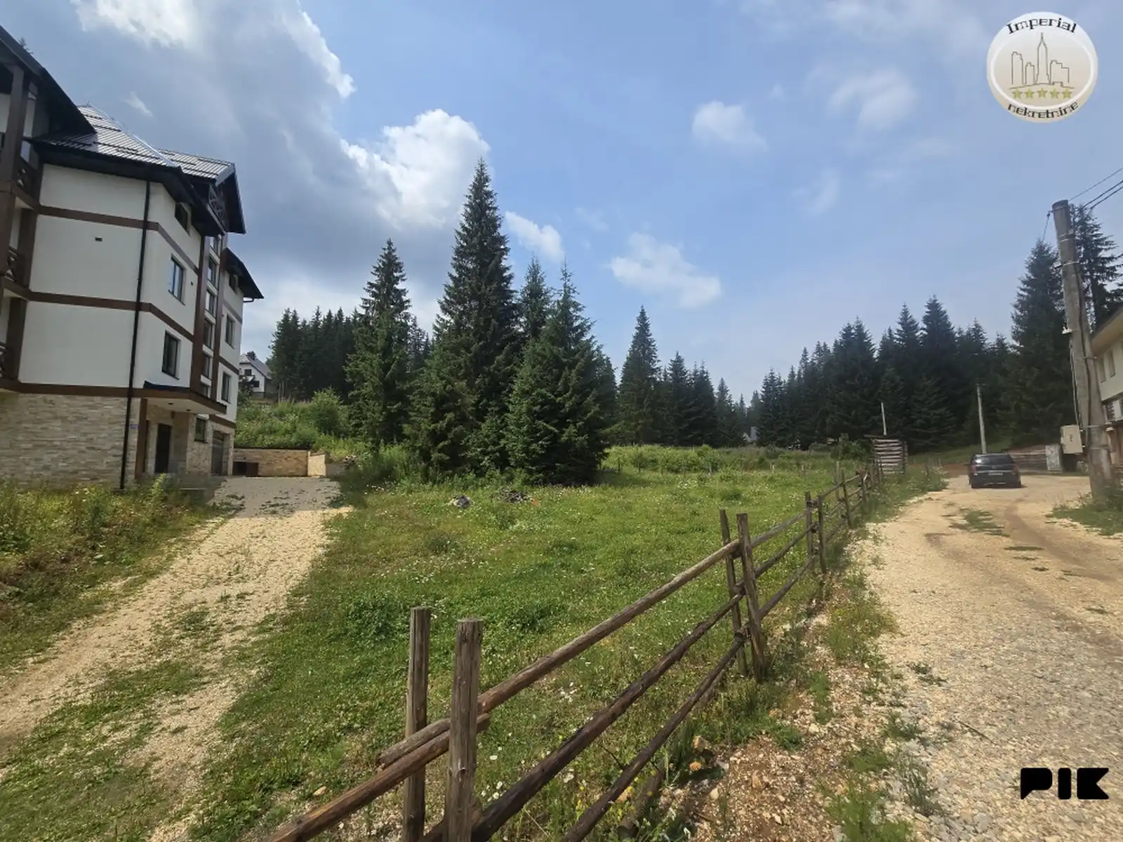 zemljiste-jahorina-velika-dvorista-708m2-2-parcele-top-pozicija