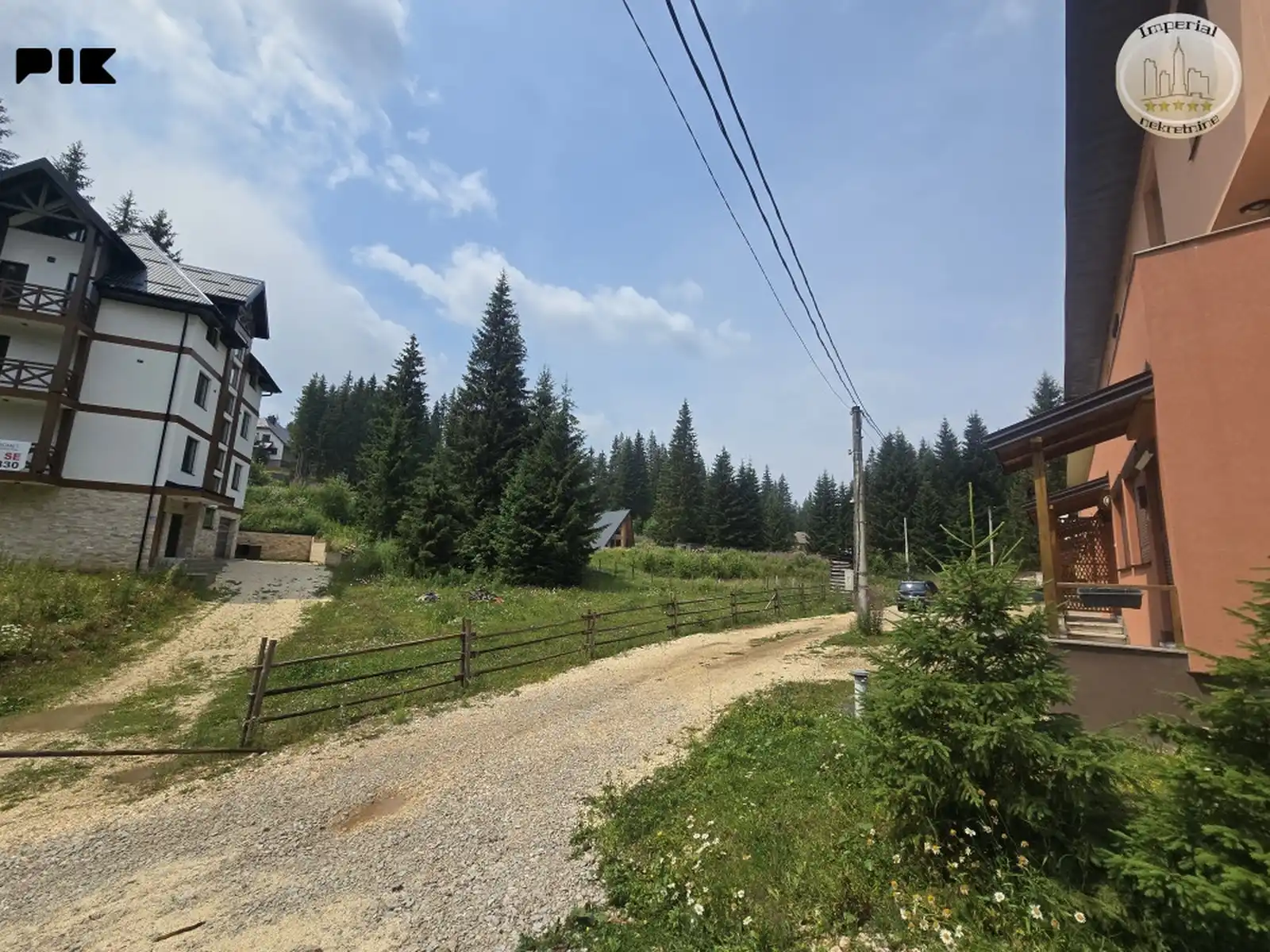 zemljiste-jahorina-velika-dvorista-708m2-2-parcele-top-pozicija