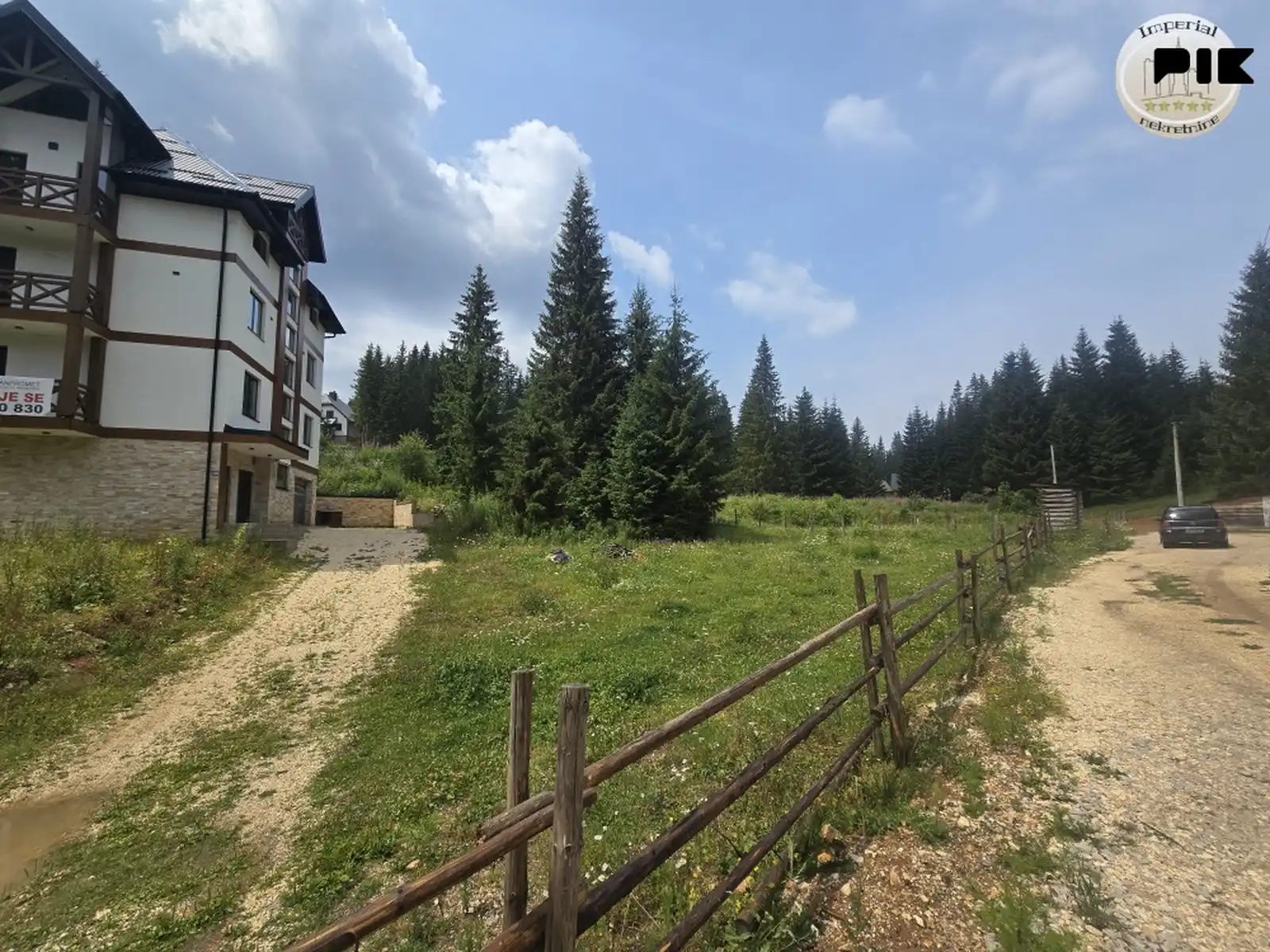 zemljiste-jahorina-velika-dvorista-708m2-2-parcele-top-pozicija