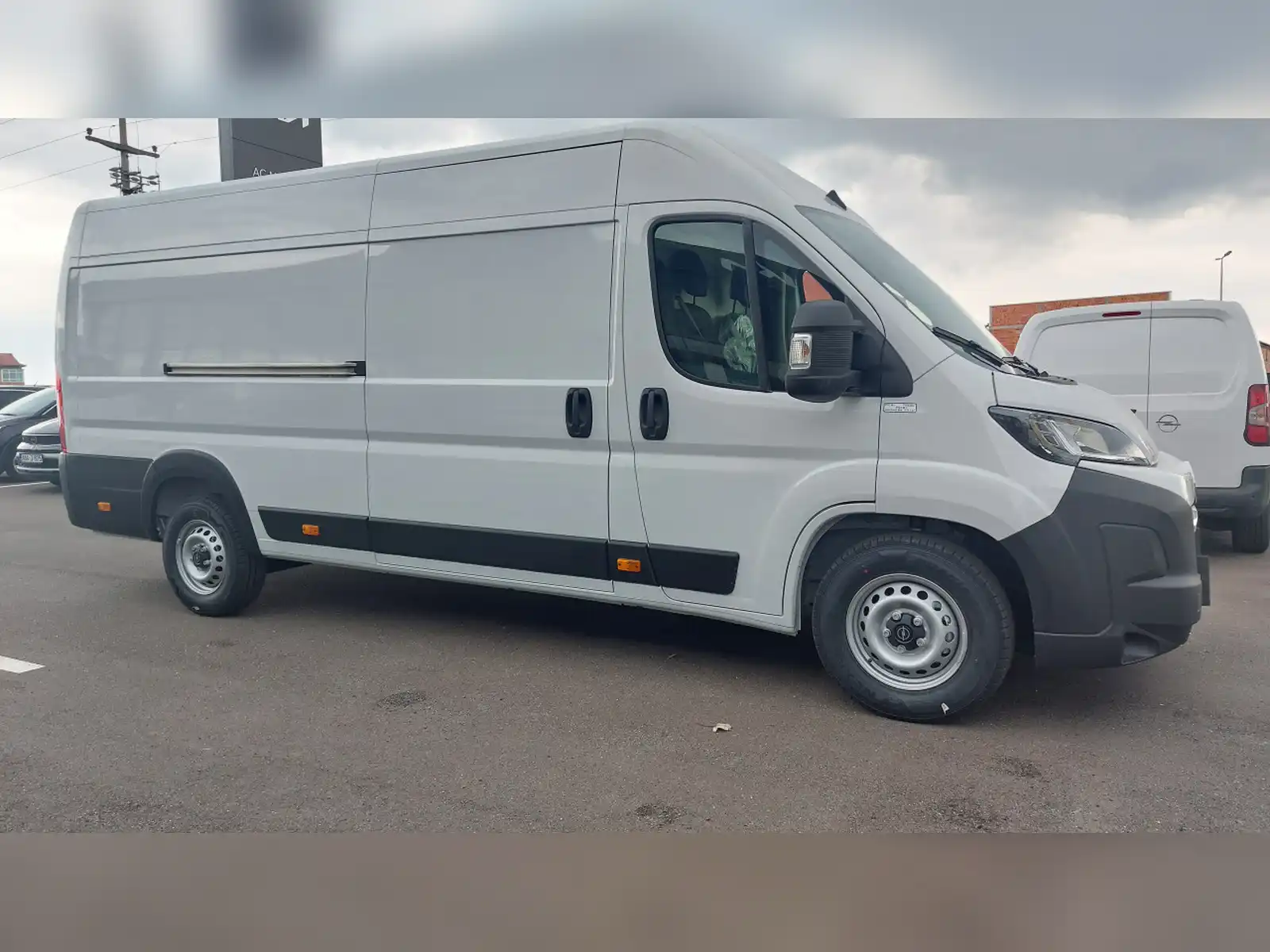 opel-movano-l4h2-140ks-4m-tovarni-dio-zapremina-15-kubika