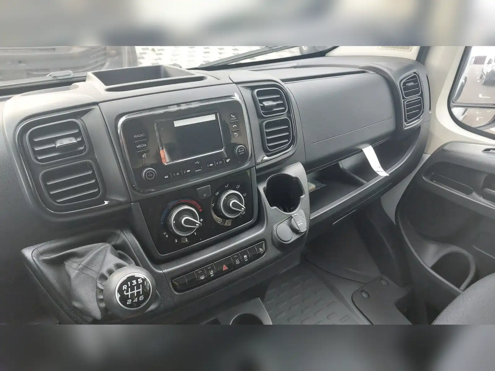 opel-movano-l4h2-140ks-4m-tovarni-dio-zapremina-15-kubika