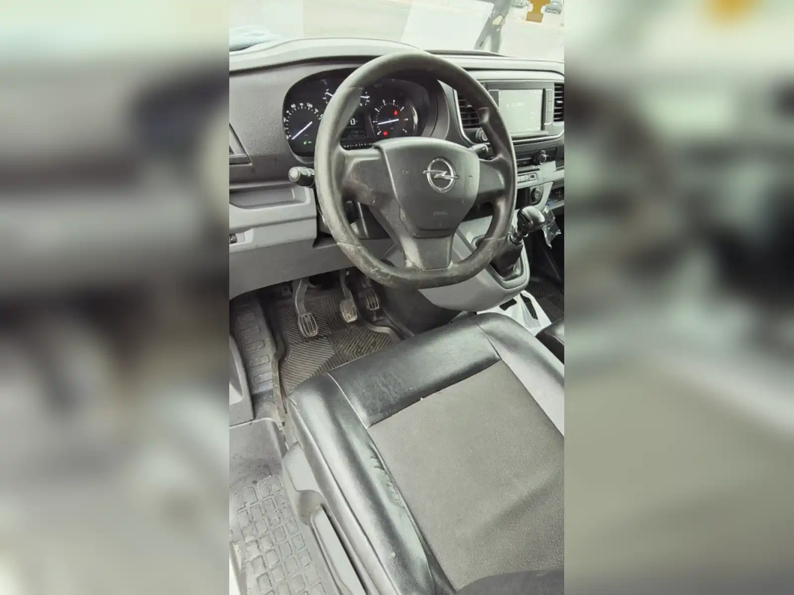 opel-vivaro-hladnjaca-d2-0-2021-prvi-vlasnik