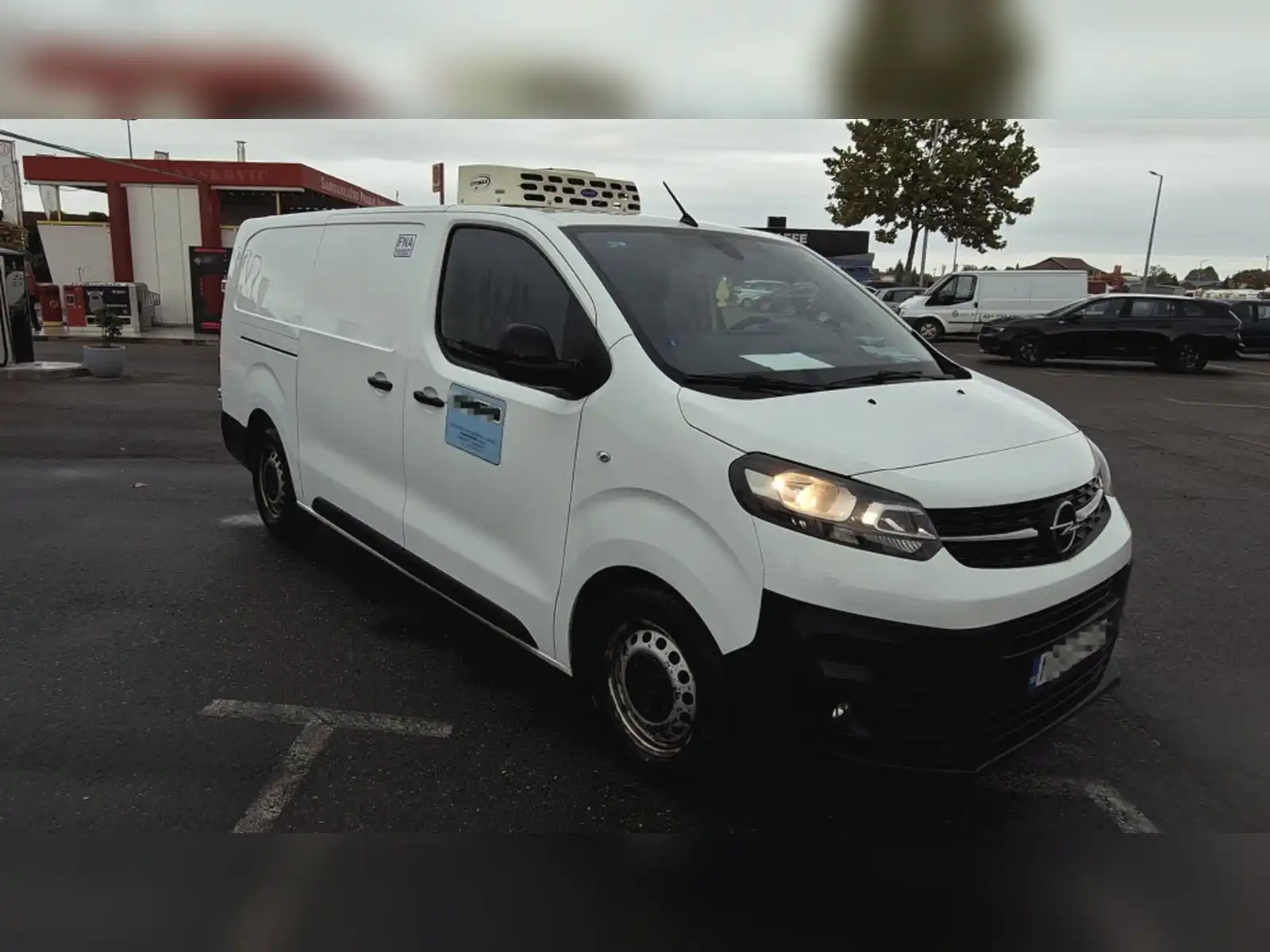 opel-vivaro-hladnjaca-d2-0-2021-prvi-vlasnik