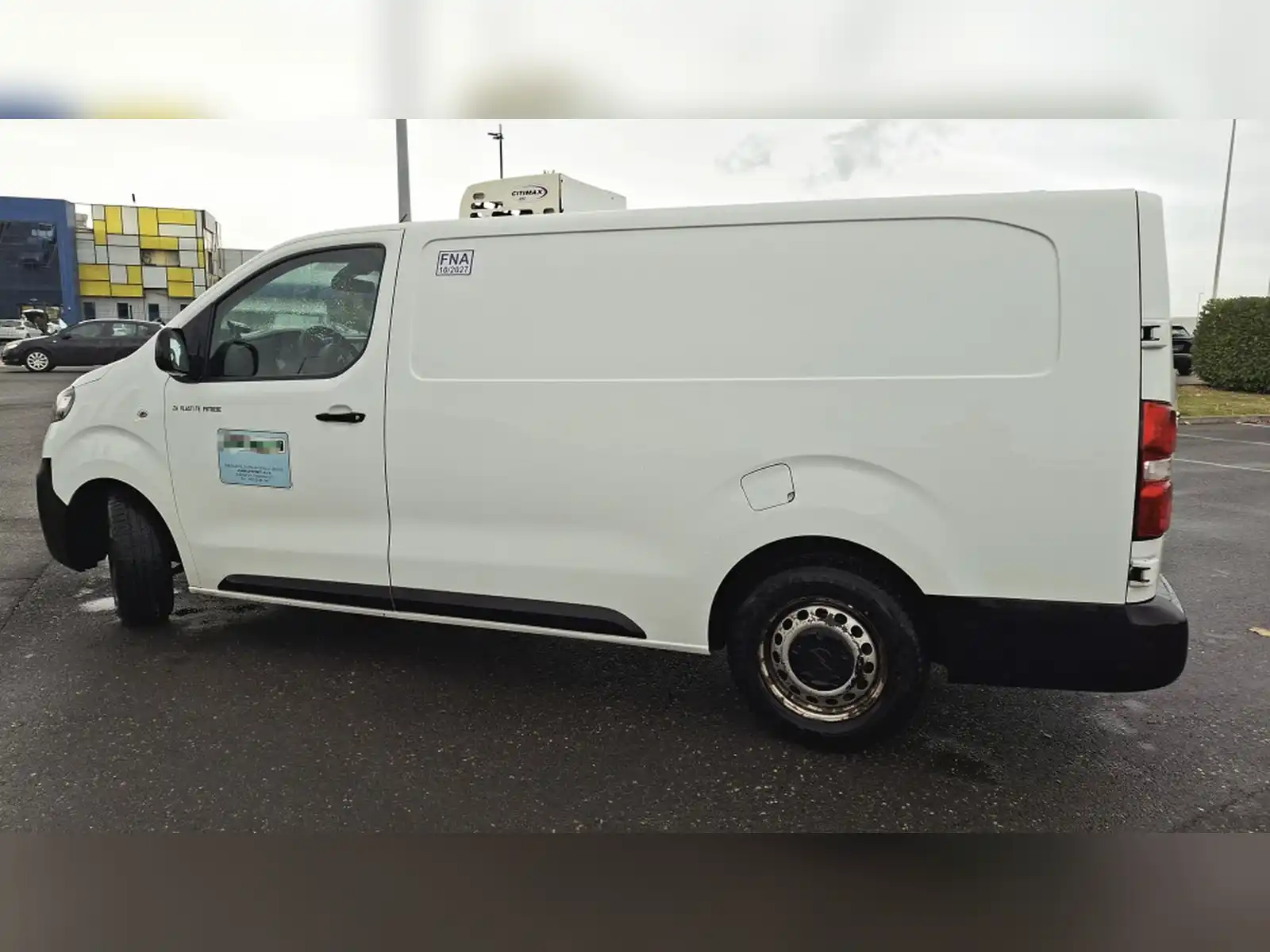 opel-vivaro-hladnjaca-d2-0-2021-prvi-vlasnik