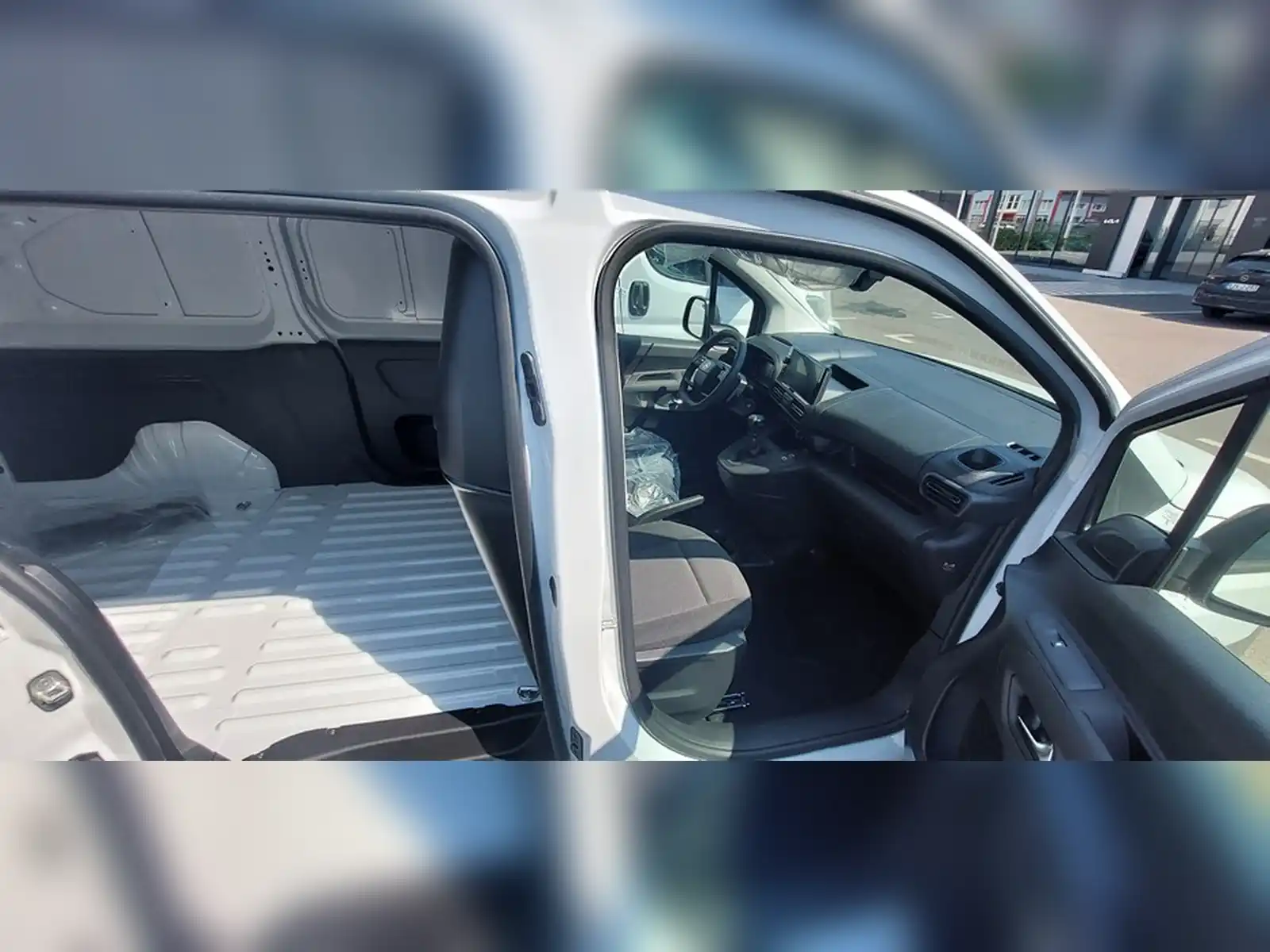 opel-combo-van-l2-maxi-1-5d-2026-odmah-dostupno