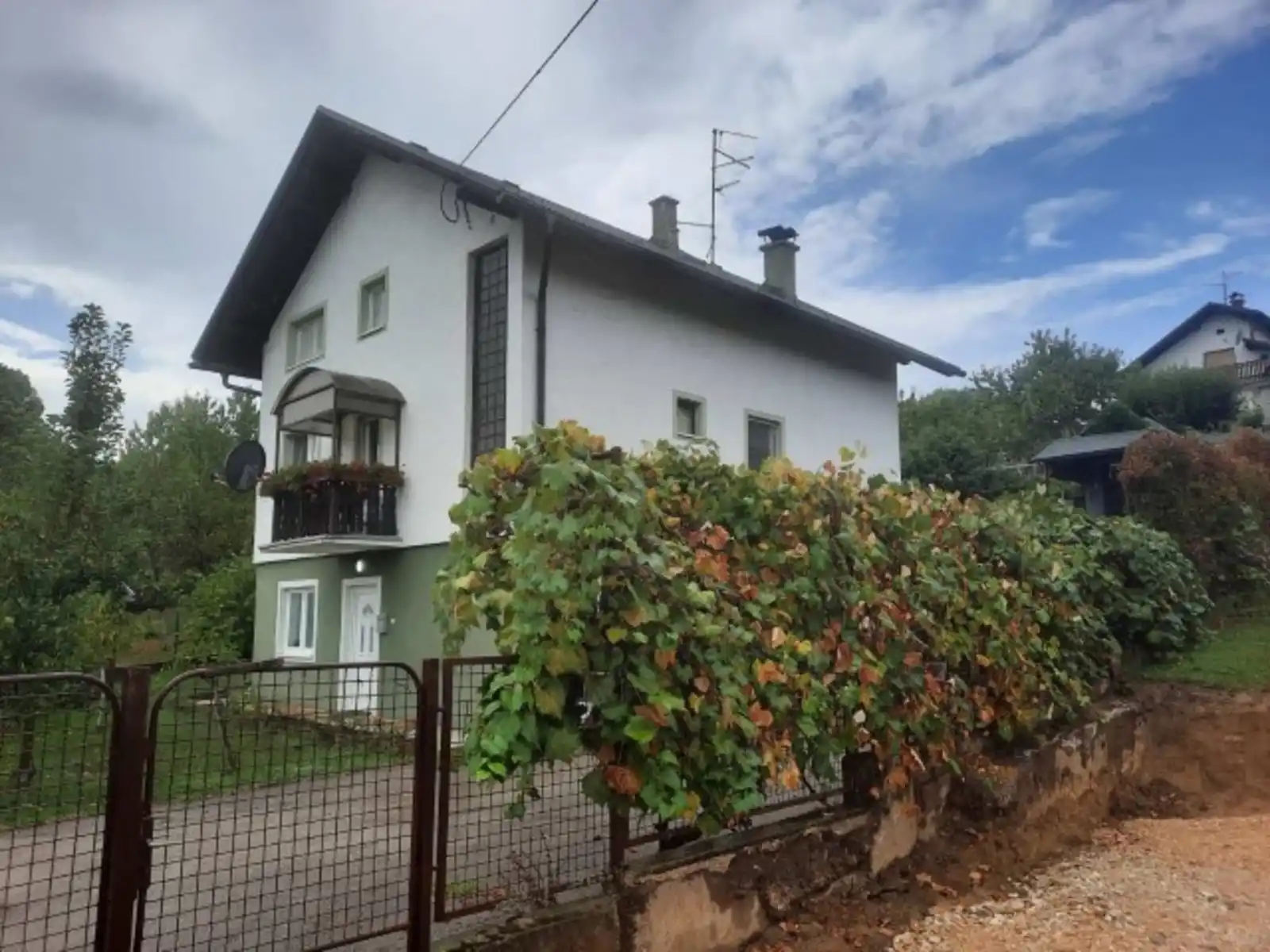 kuca-u-centru-slatine