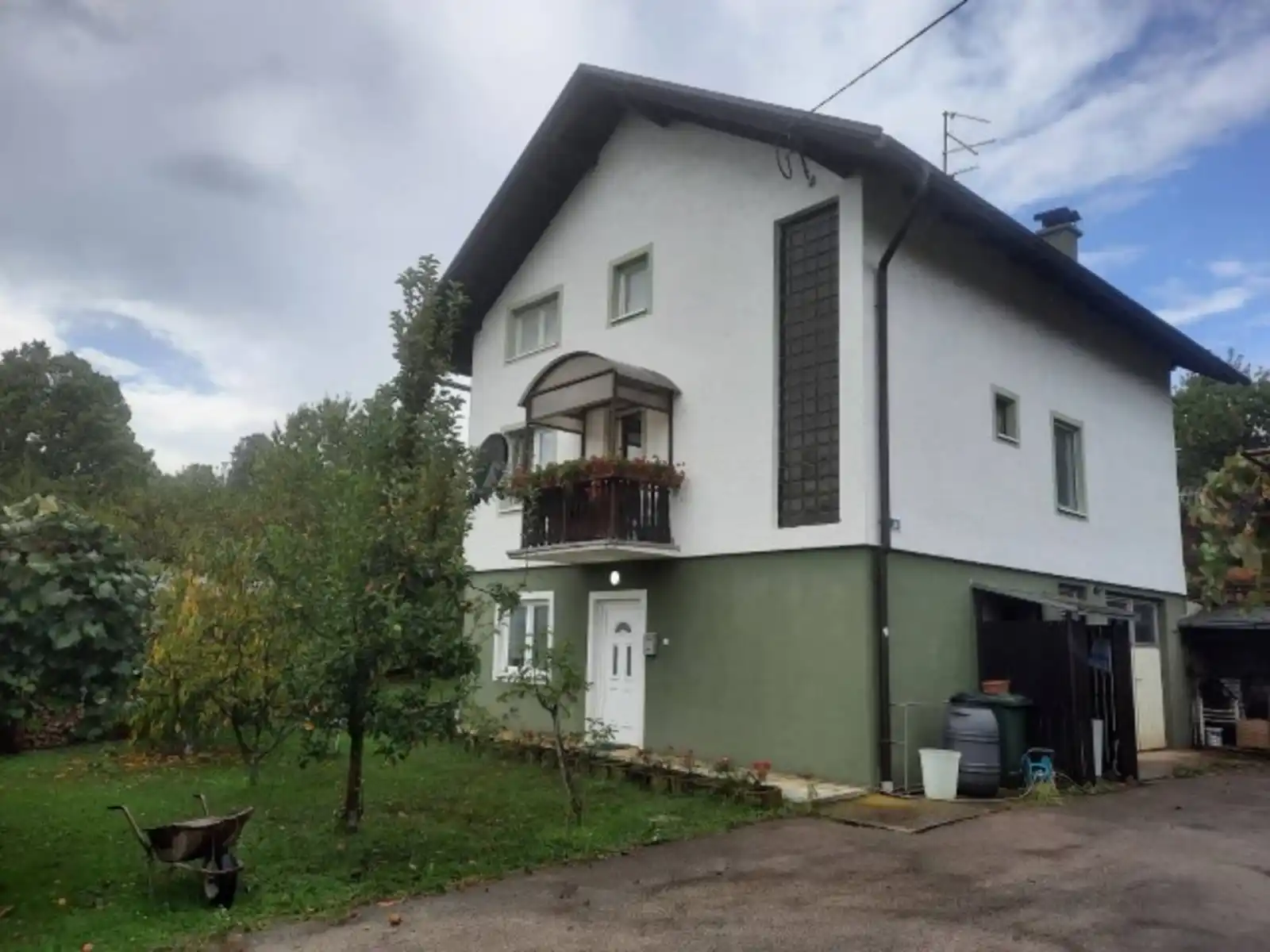 kuca-u-centru-slatine