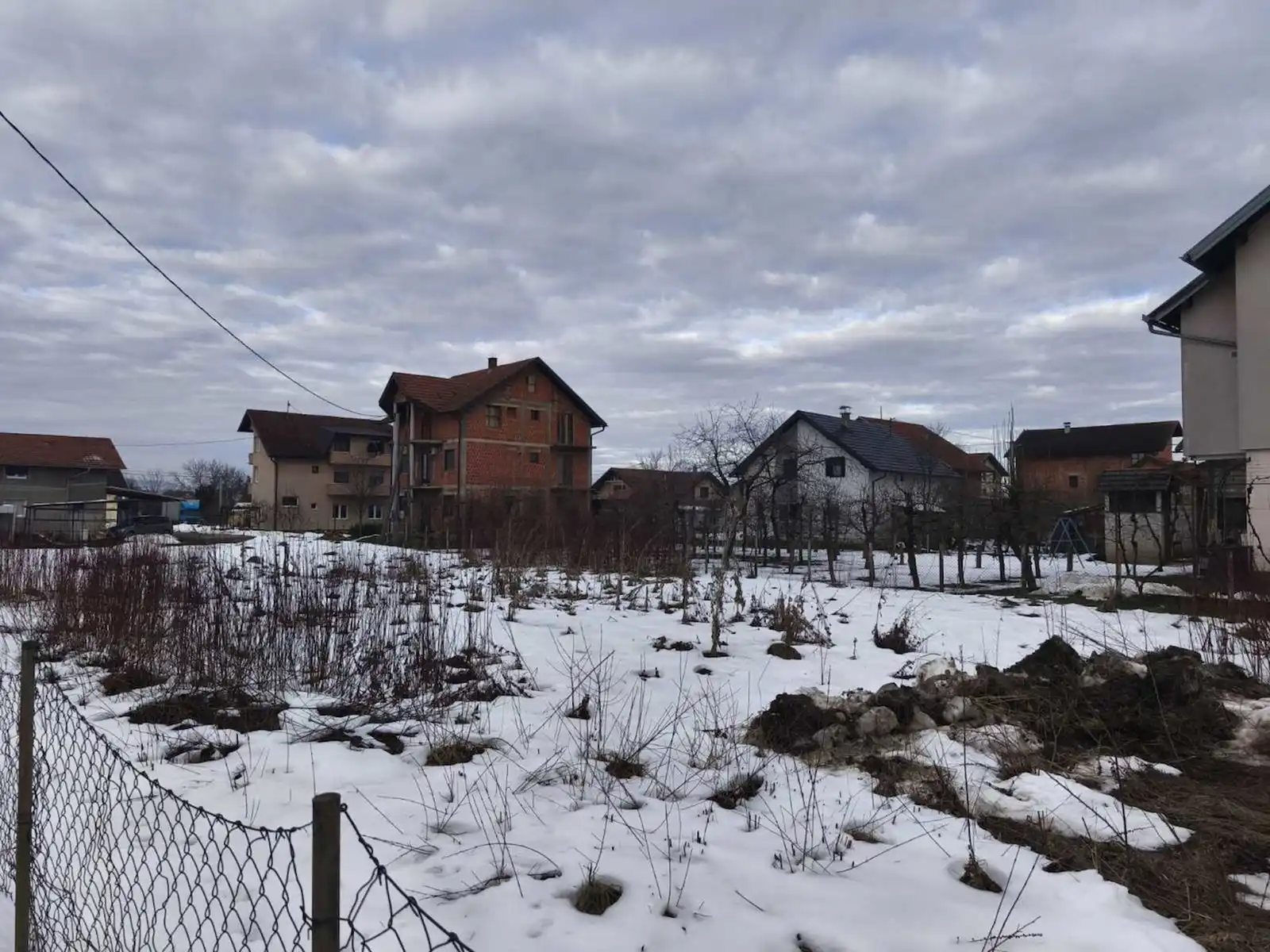 prodaje-se-graevinska-parcela-980-m-trn-banja-luka