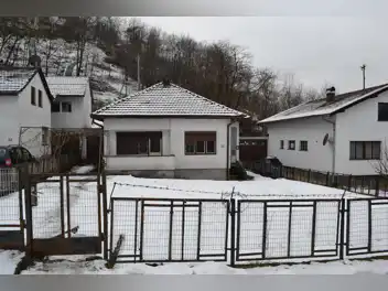 PRODAJA! BANJALUKA, OBILIĆEVO! KUĆA SA DVORIŠTEM!