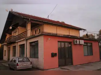 Kuća sa poslovnim prostorom u Glamočanima