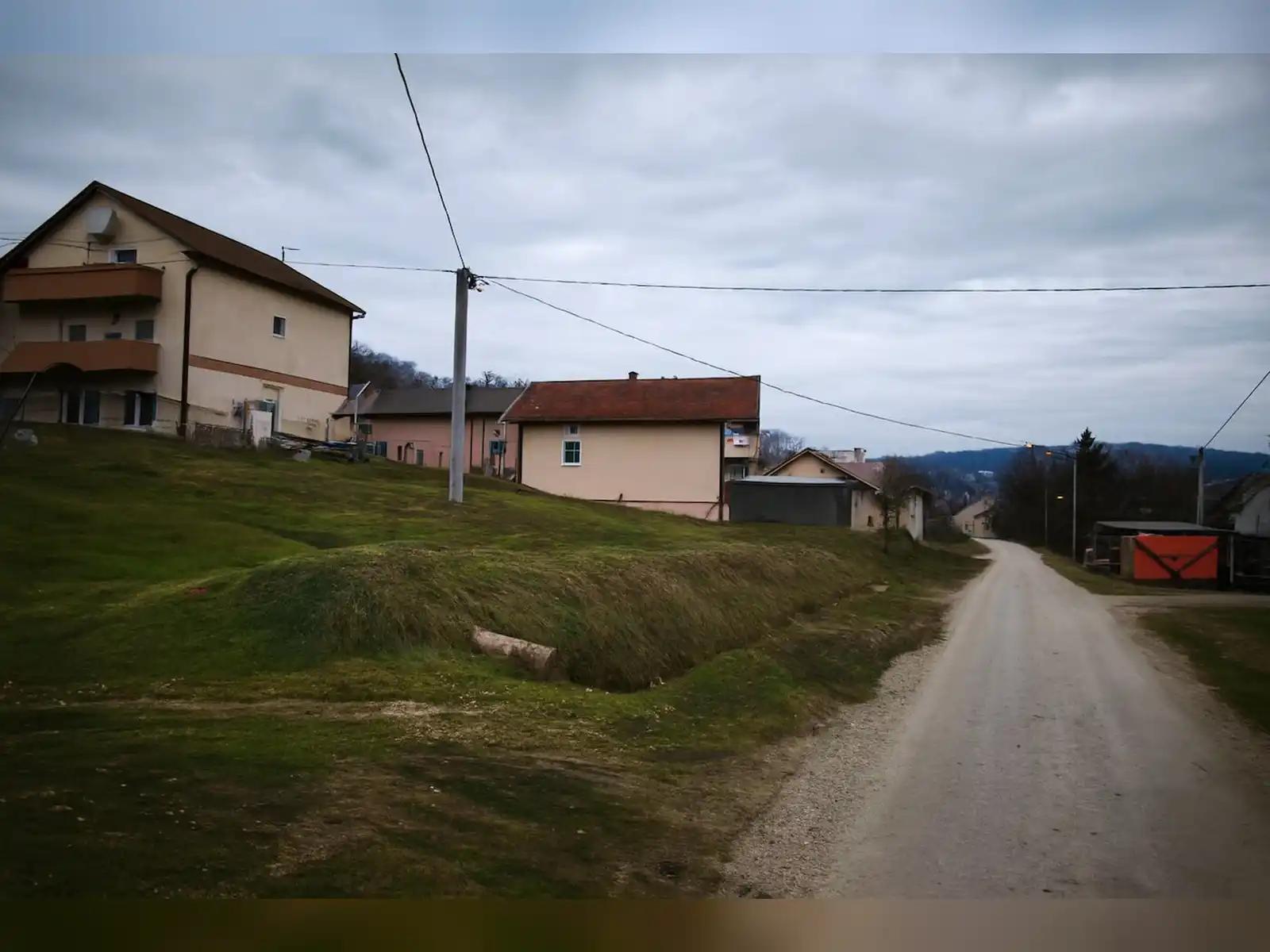 plac-motike-1000m-za-stambeno-poslovnu-gradnju-iznad-delfina-svadbenog-salona