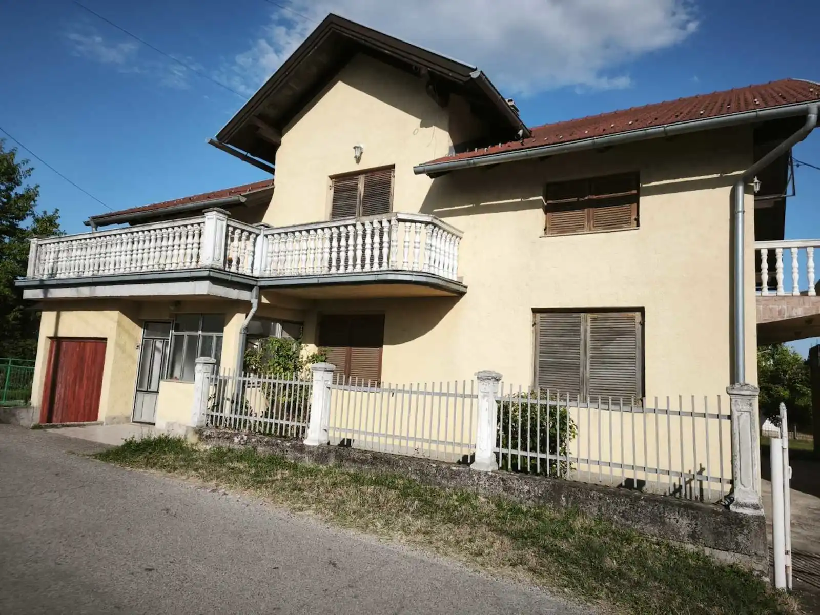 kuca-444-m-kod-vitaminke-sa-600m-okucnice-banja-luka