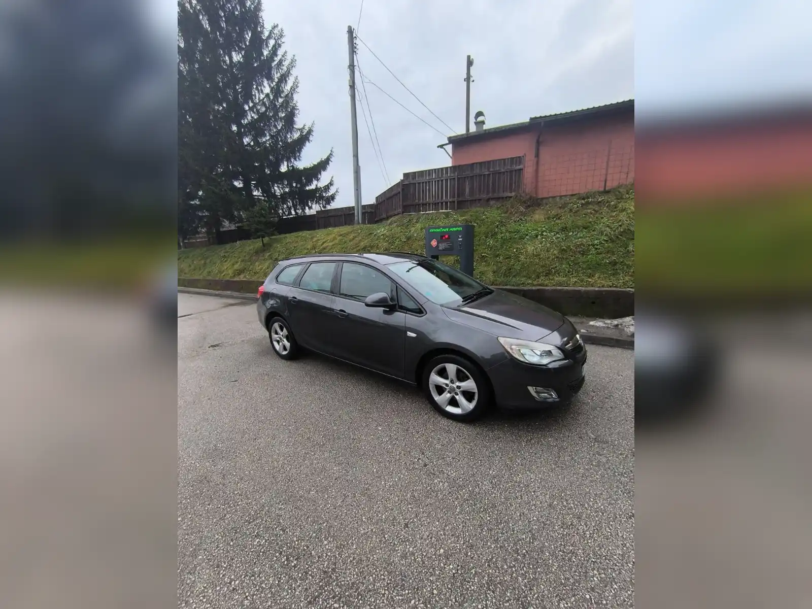 opel-astra-j-2011-god