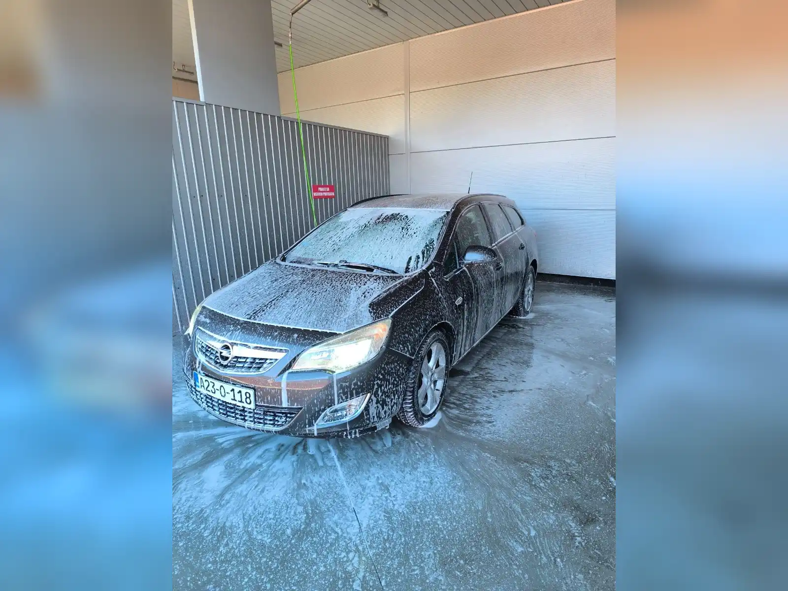 opel-astra-j-2011-god