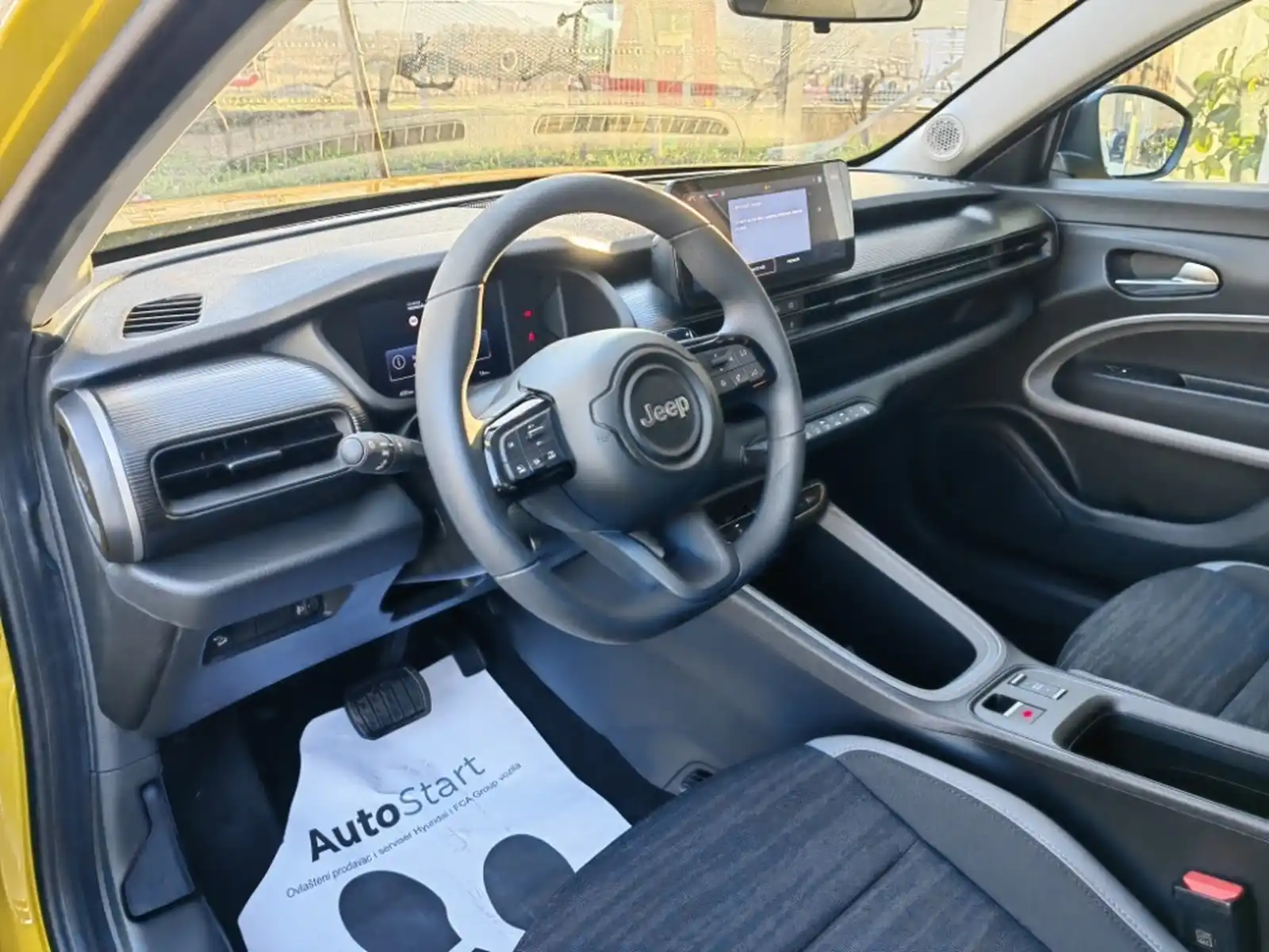 akcija-jeep-avenger-12-e-dct6-mhev-100-ks-longitude
