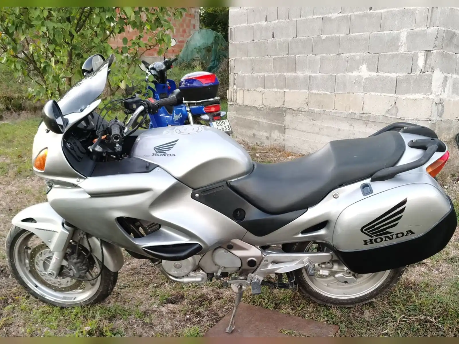 honda-nt-650-deauville