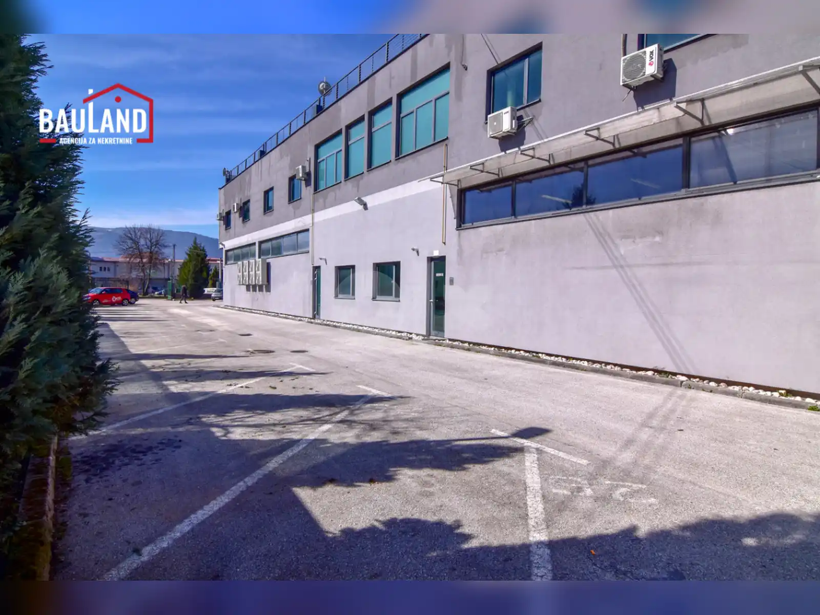 bauland-reprezentativan-poslovni-objekat-1500m2-stup